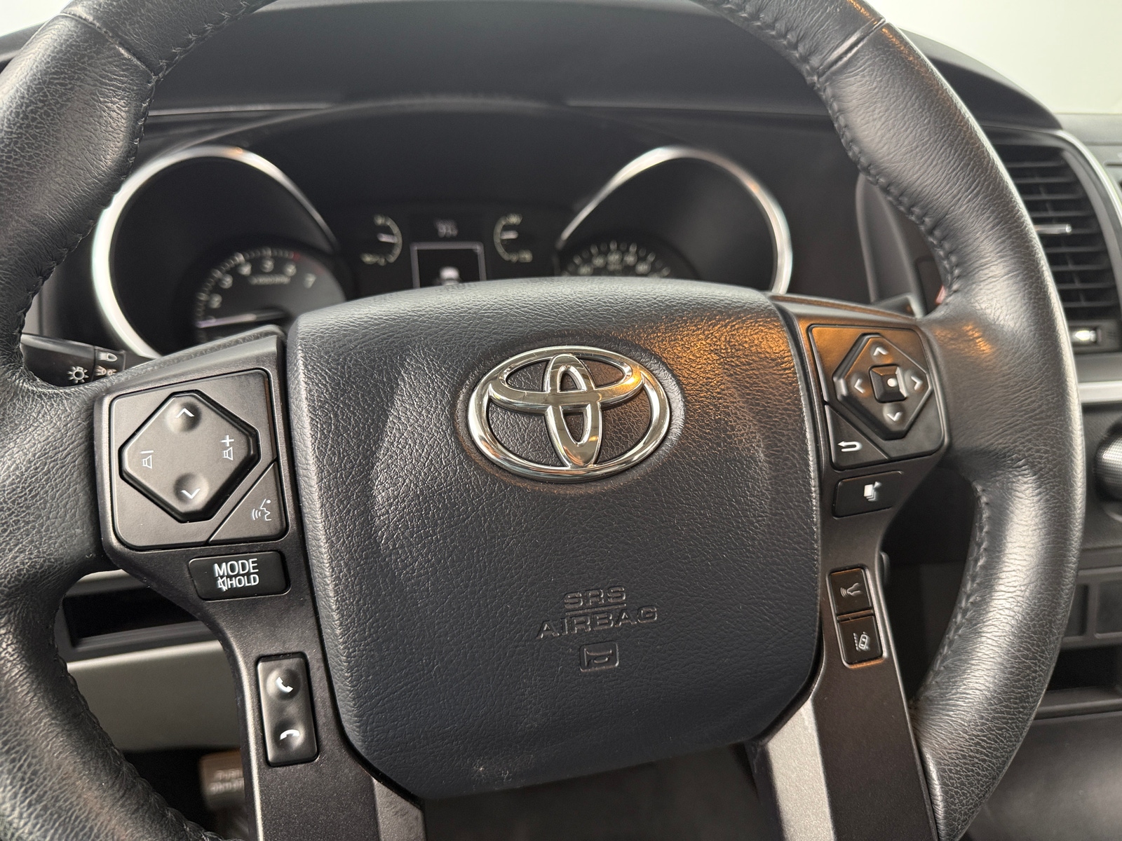 Thumbnail: 2020 Toyota Sequoia - 4