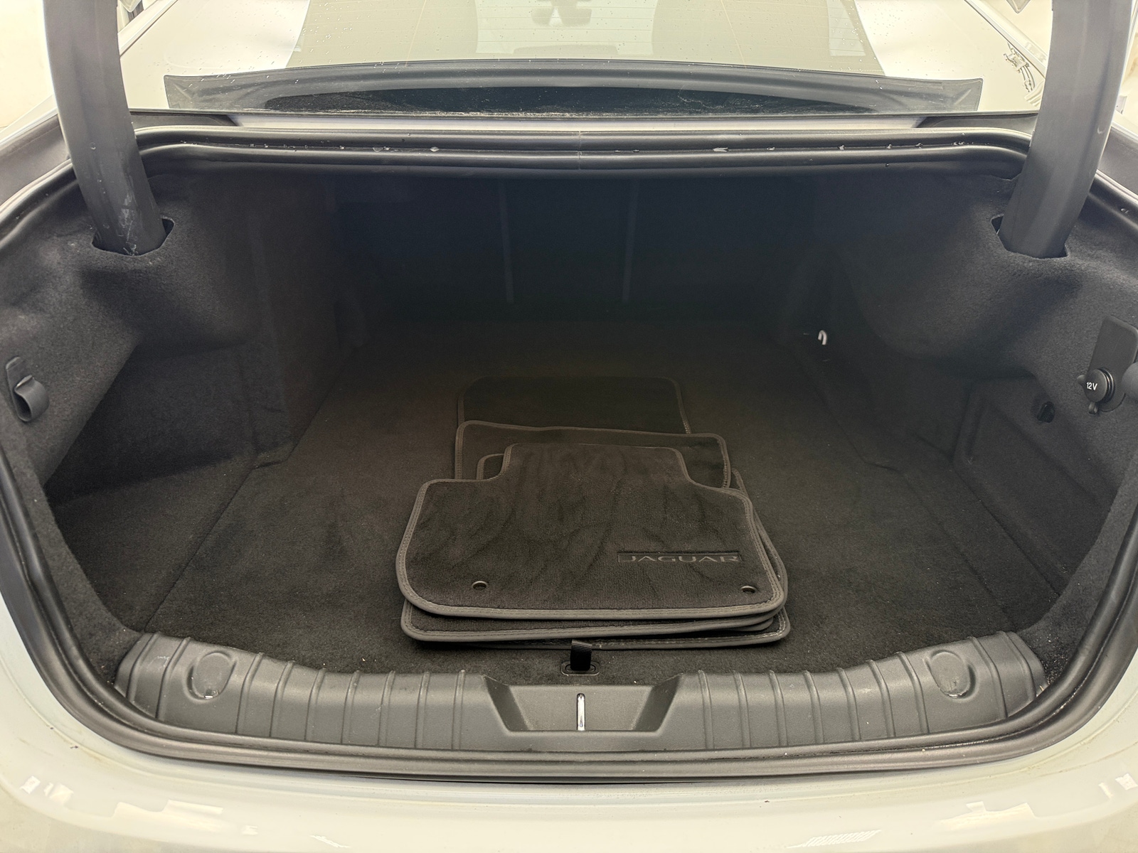 Thumbnail: 2020 Jaguar XF - 6