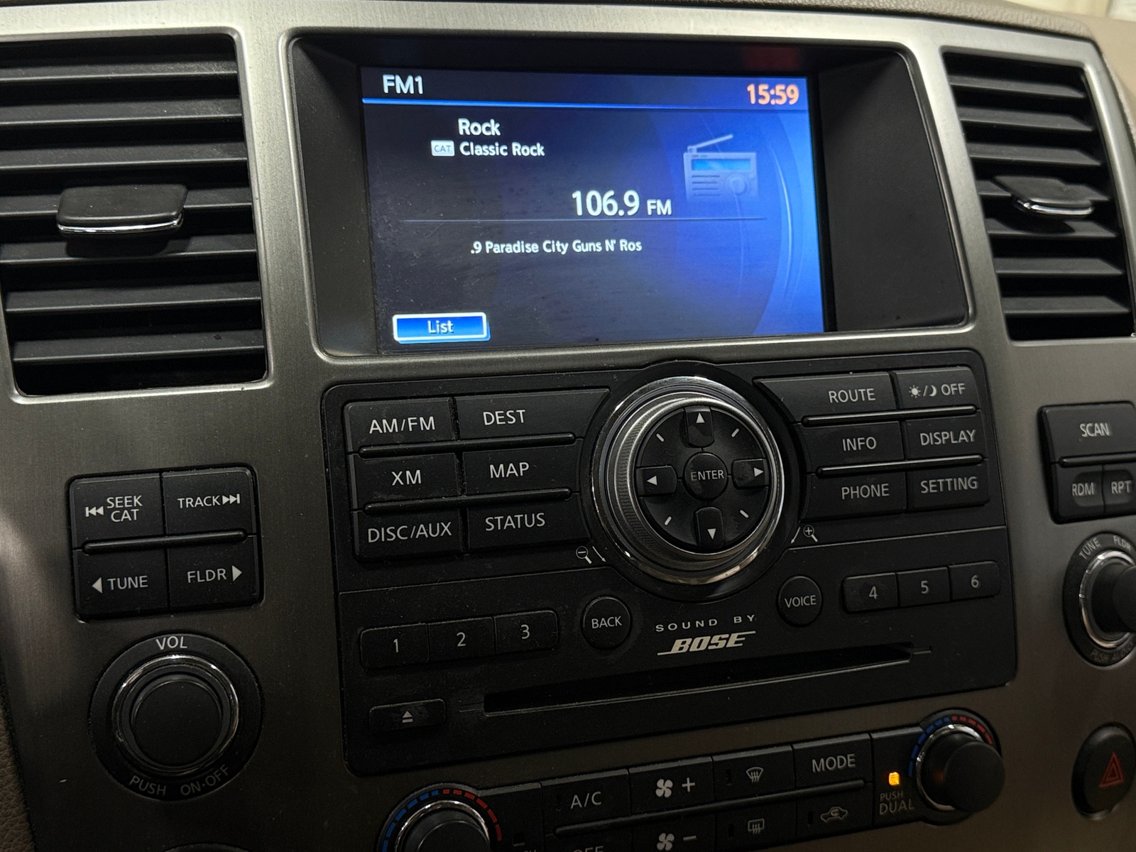 Thumbnail: 2014 Nissan Armada - 3