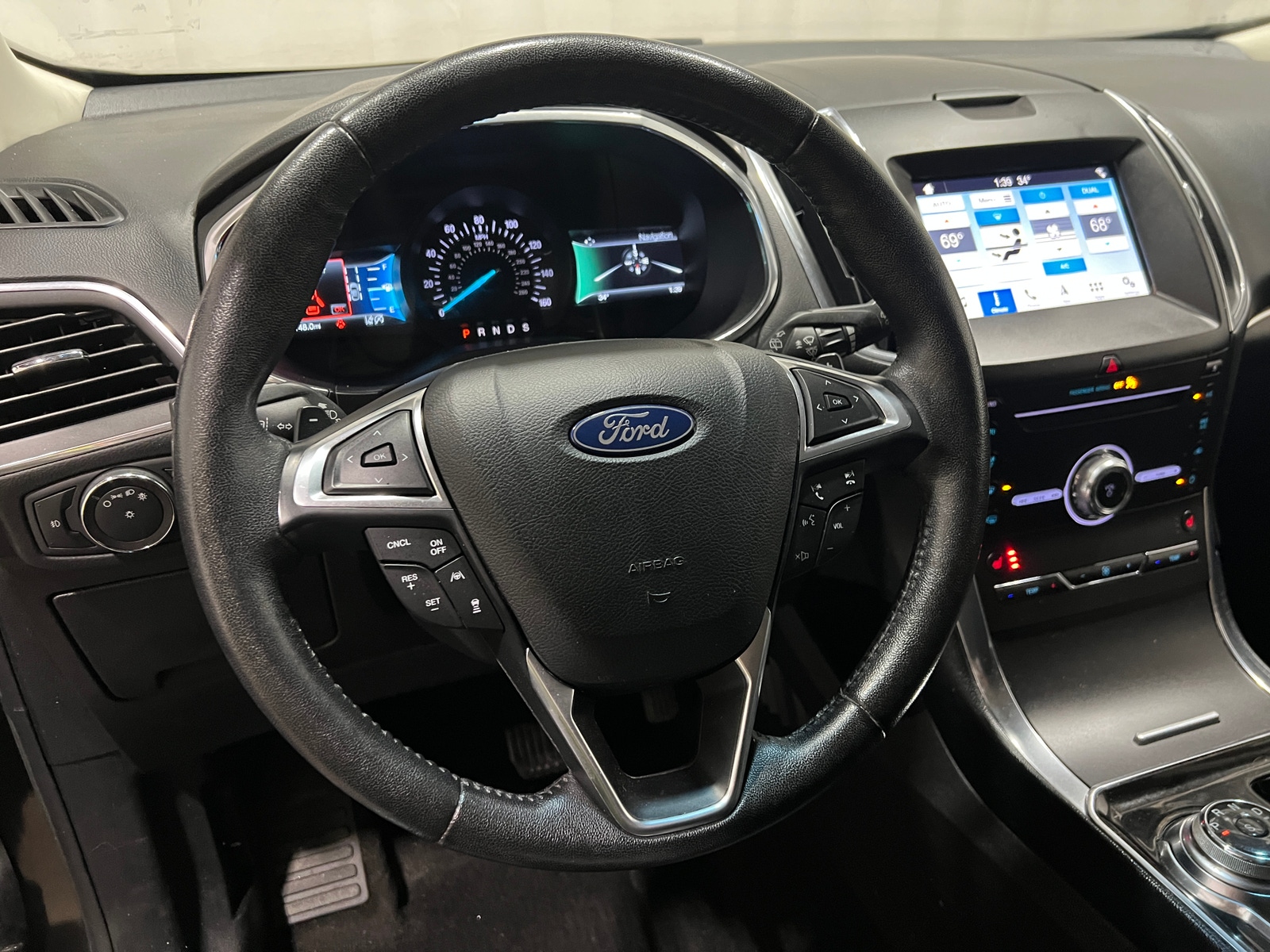 Thumbnail: 2019 Ford Edge - 4