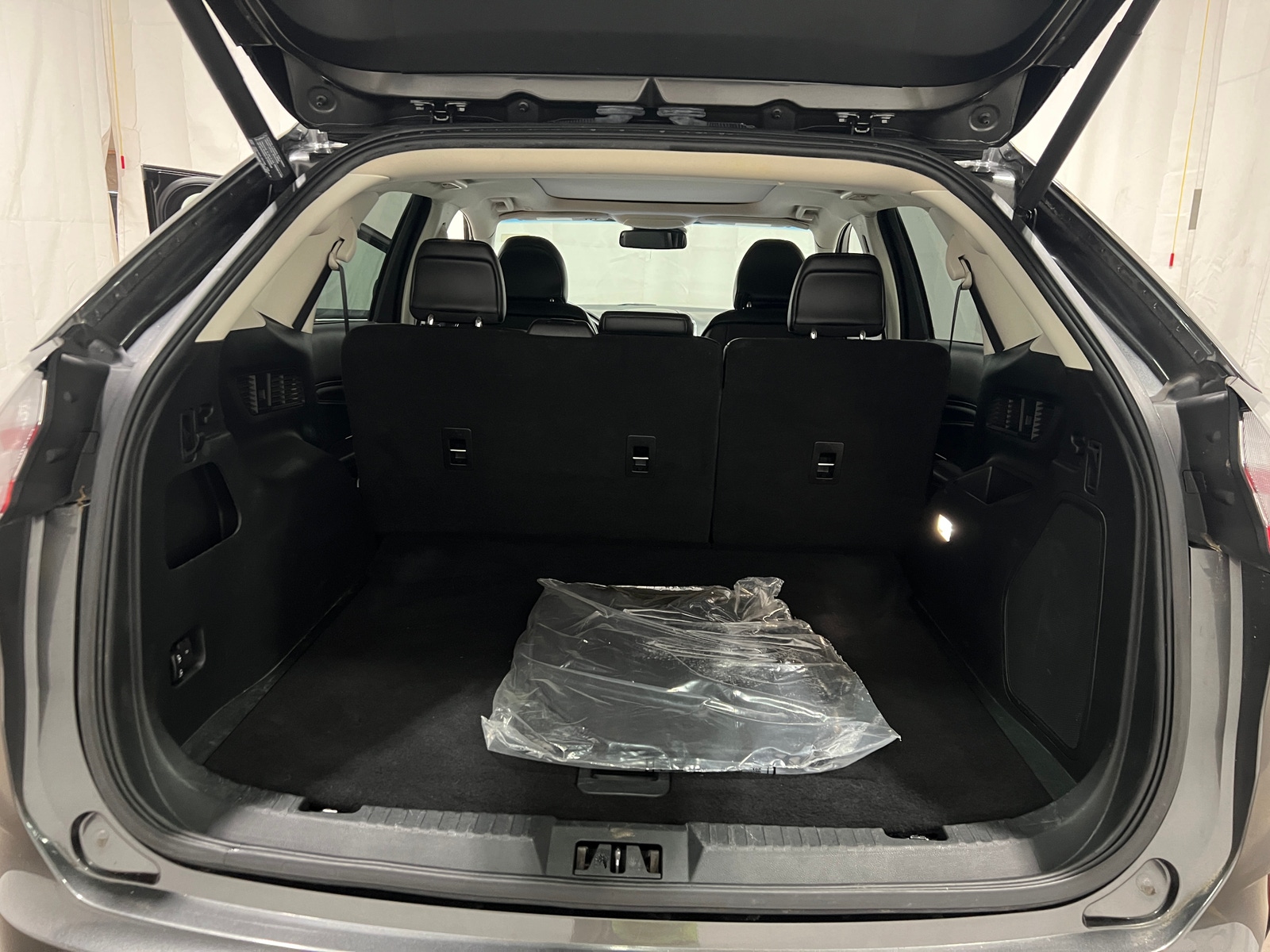 Thumbnail: 2019 Ford Edge - 6