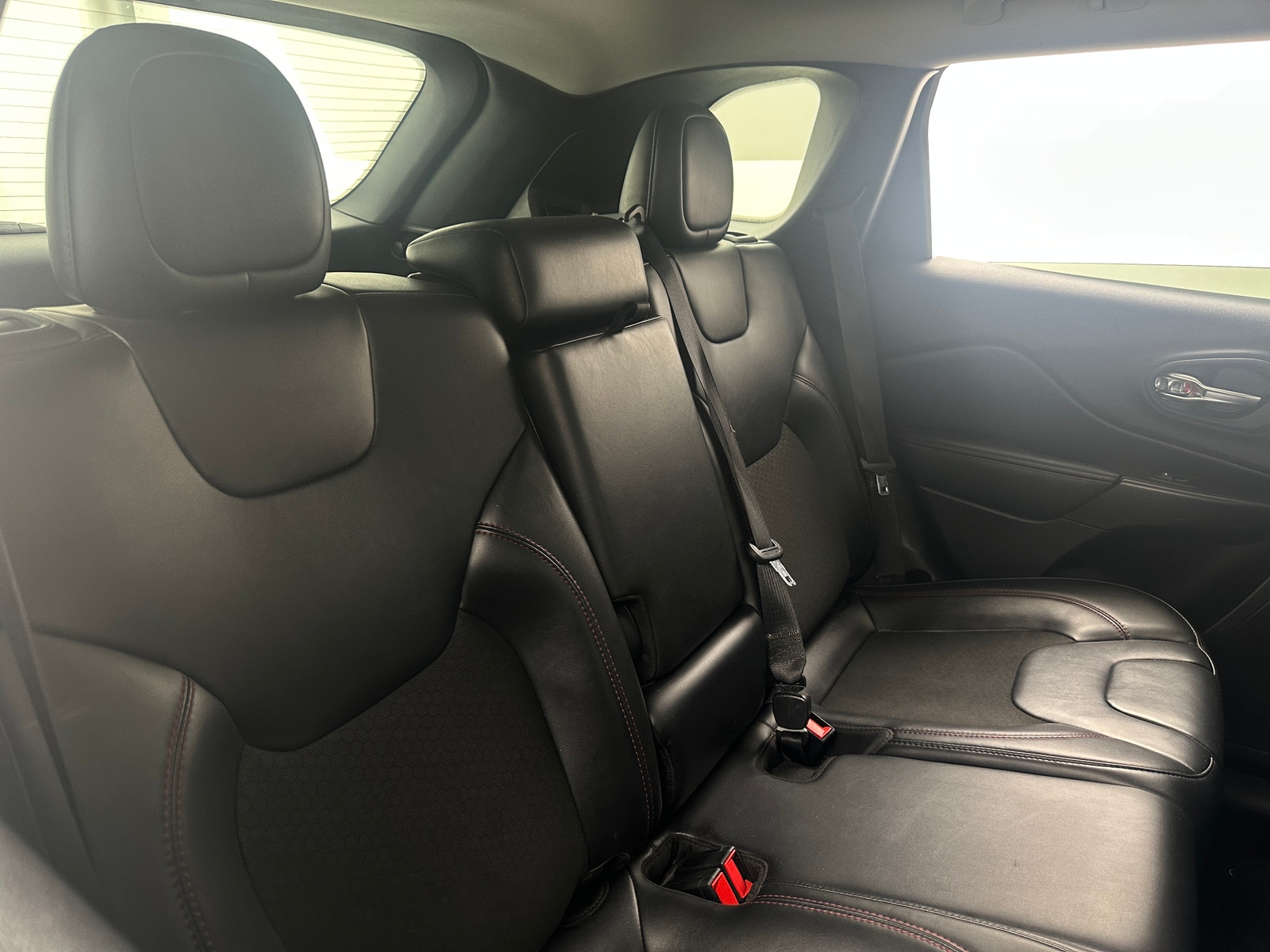 Thumbnail: 2020 Jeep Cherokee - 6