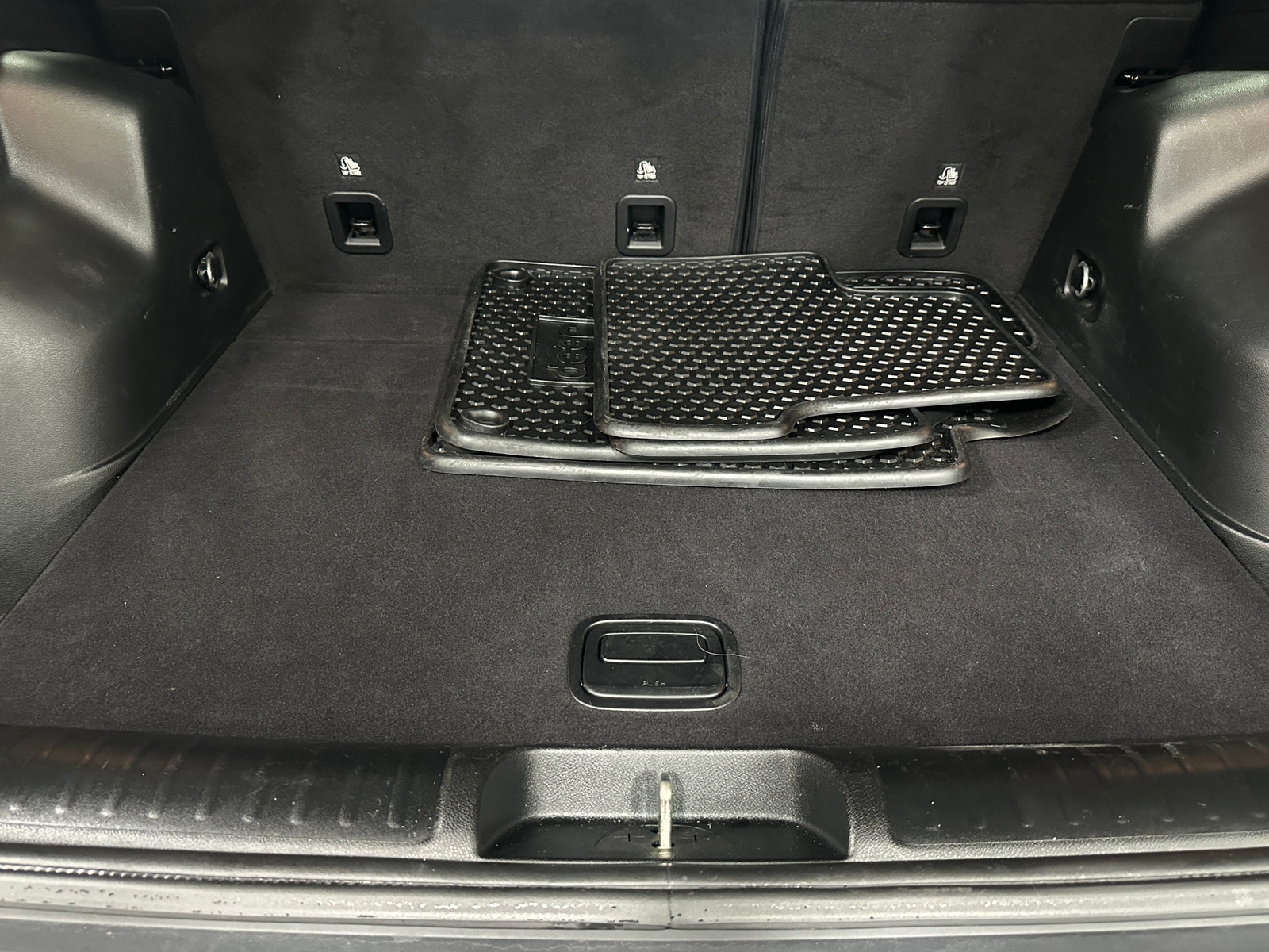 Thumbnail: 2020 Jeep Cherokee - 7