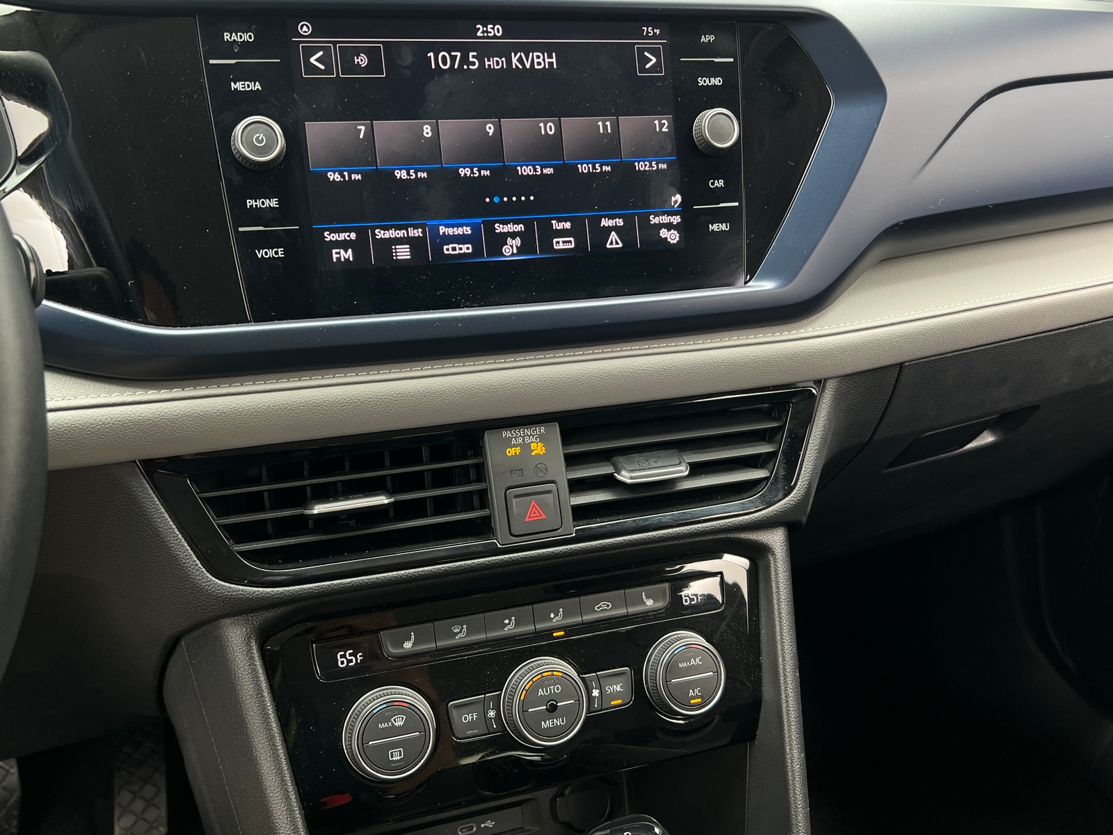 Thumbnail: 2024 Volkswagen Taos - 4