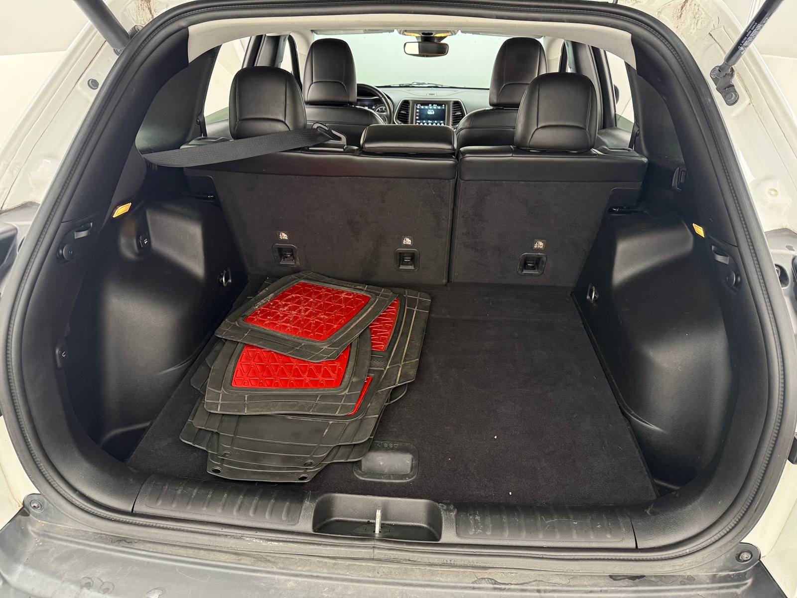 Thumbnail: 2021 Jeep Cherokee - 7