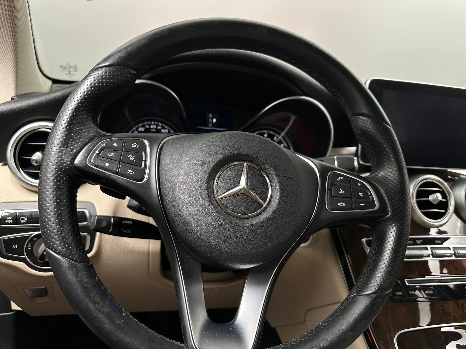 Thumbnail: 2016 Mercedes-Benz GLC - 4