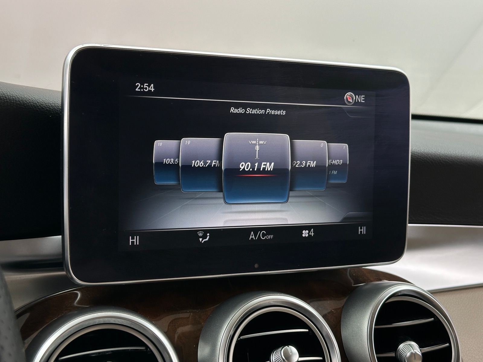 Thumbnail: 2016 Mercedes-Benz GLC - 3