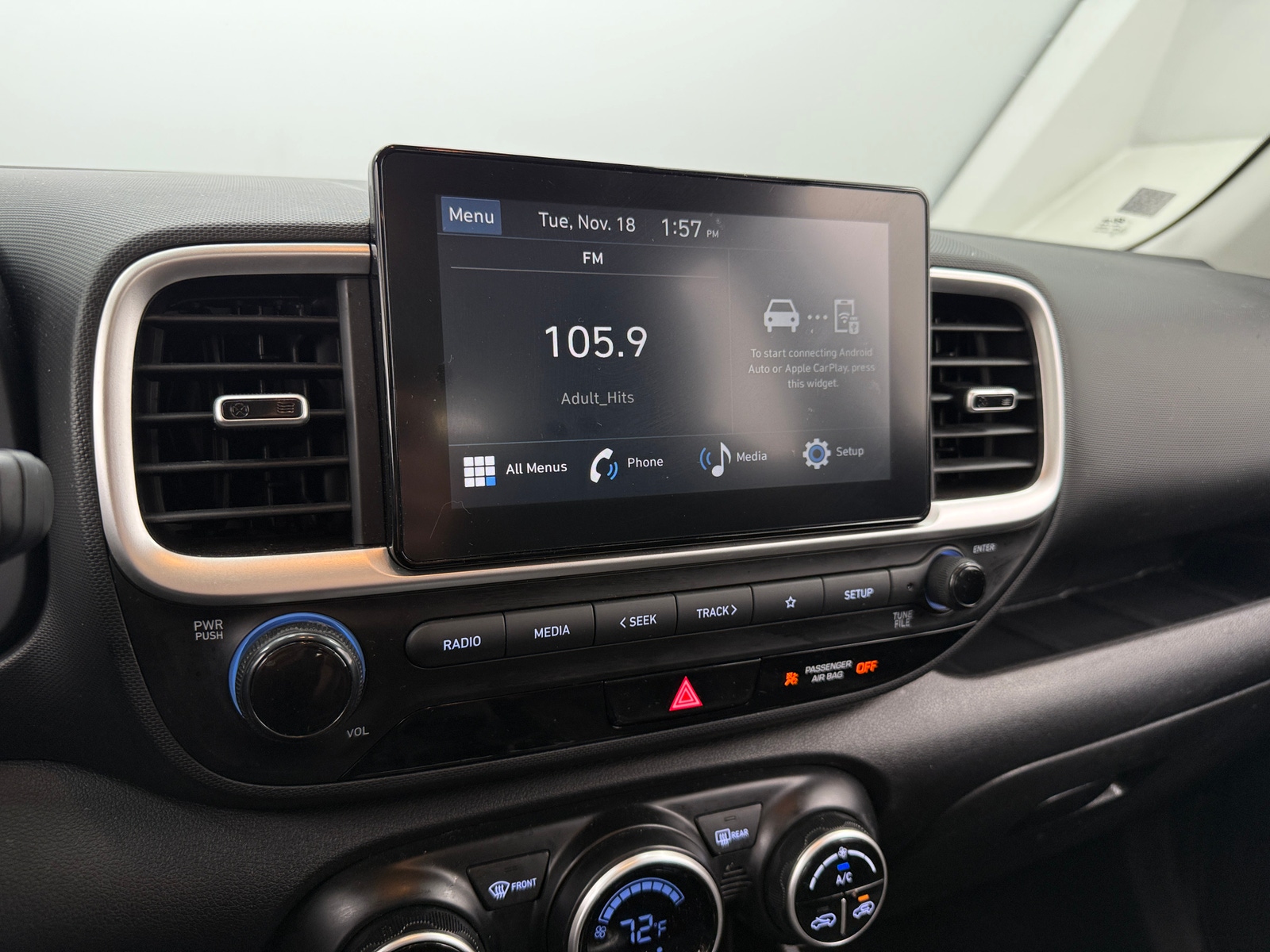 Thumbnail: 2023 Hyundai Venue - 4