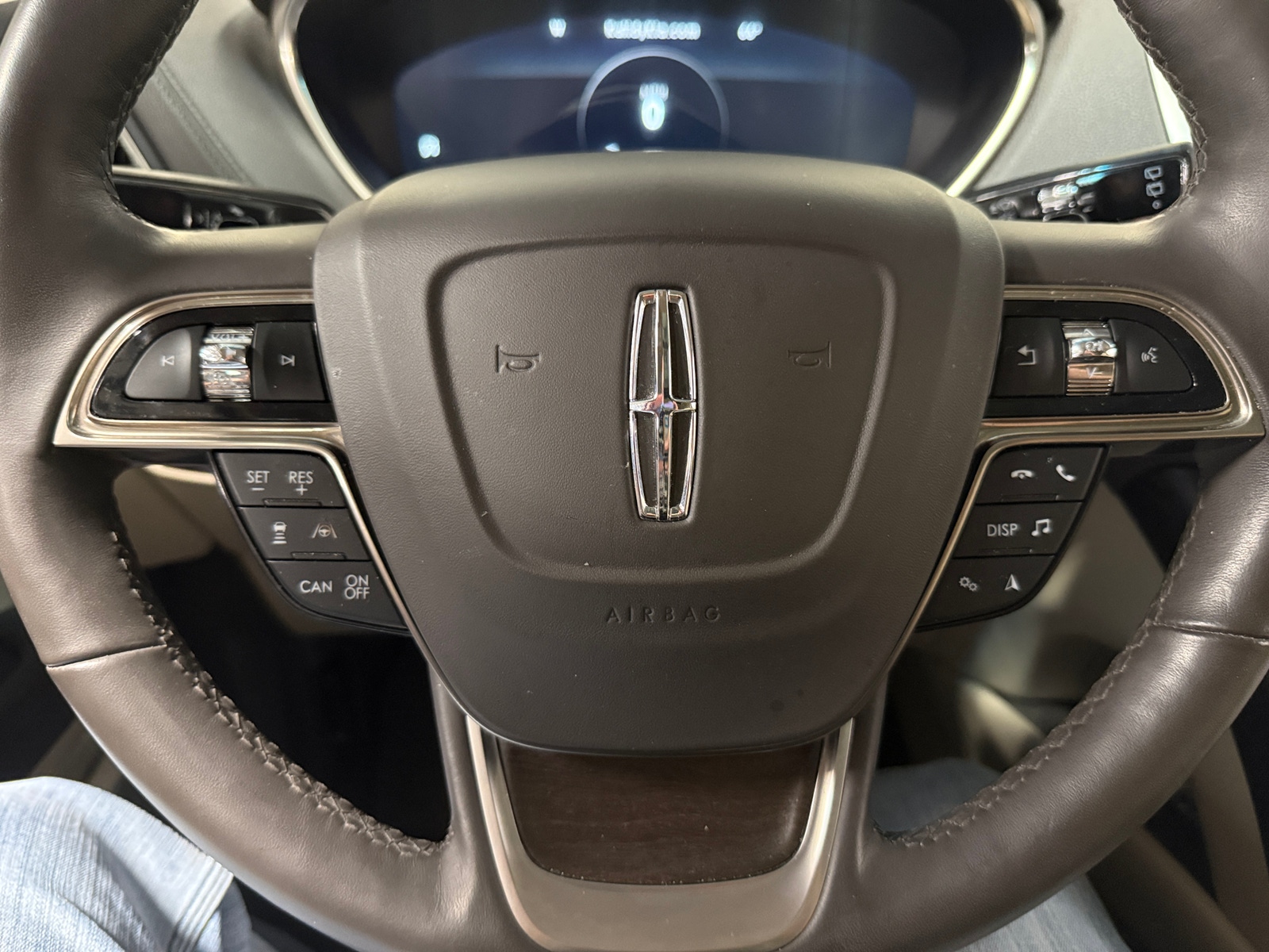 Thumbnail: 2019 Lincoln Nautilus - 4