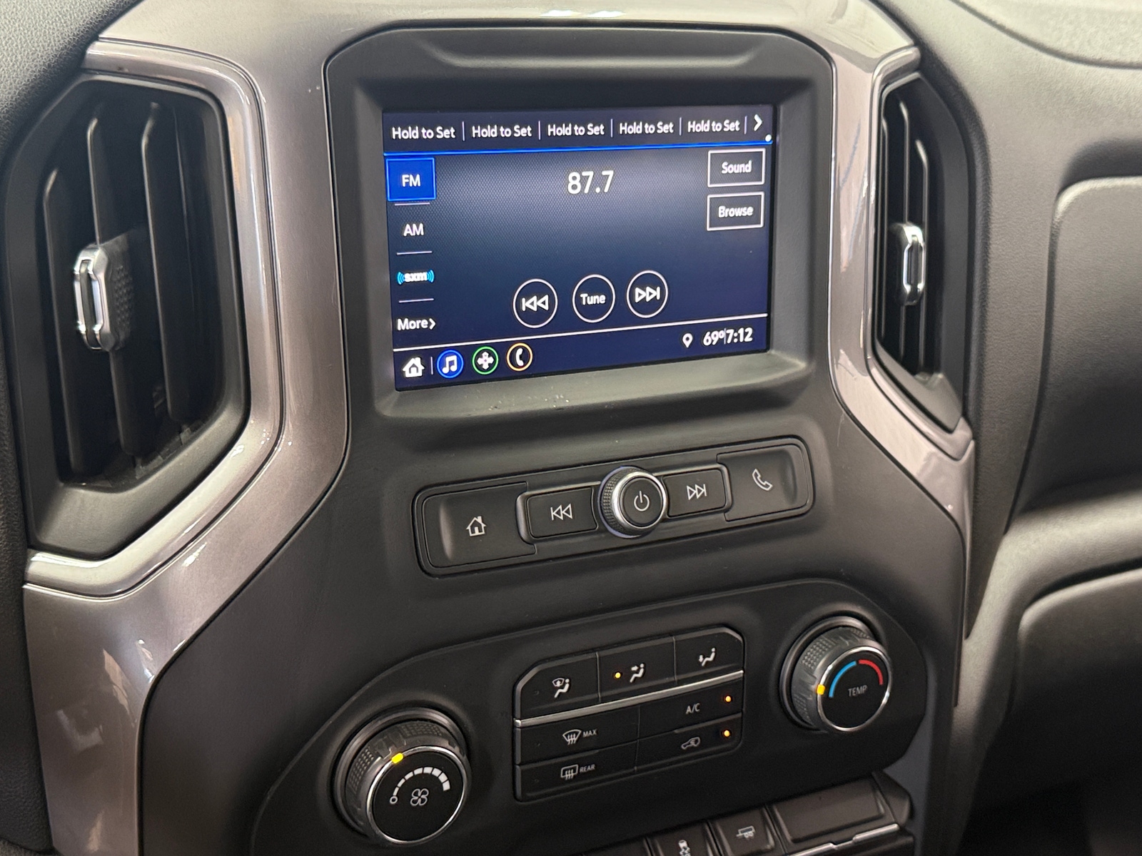 Thumbnail: 2021 Chevrolet Silverado 1500 - 4