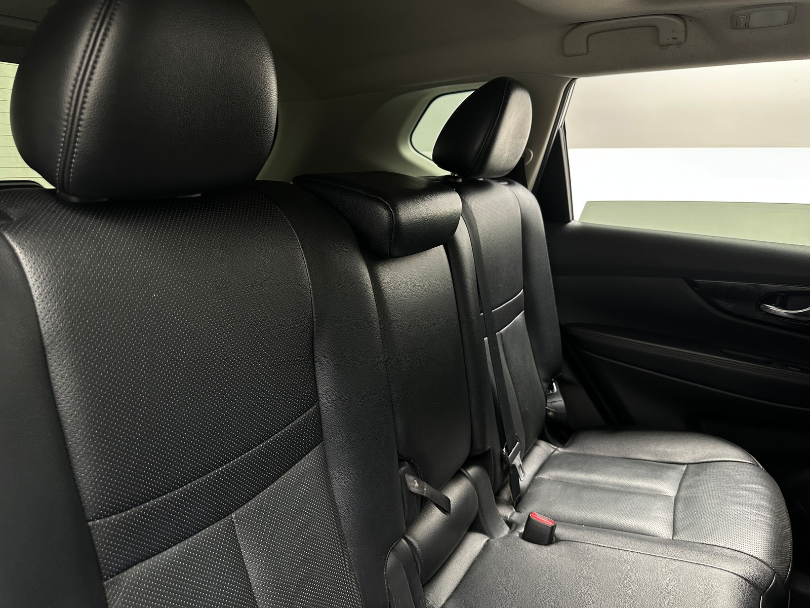 Thumbnail: 2017 Nissan Rogue - 5