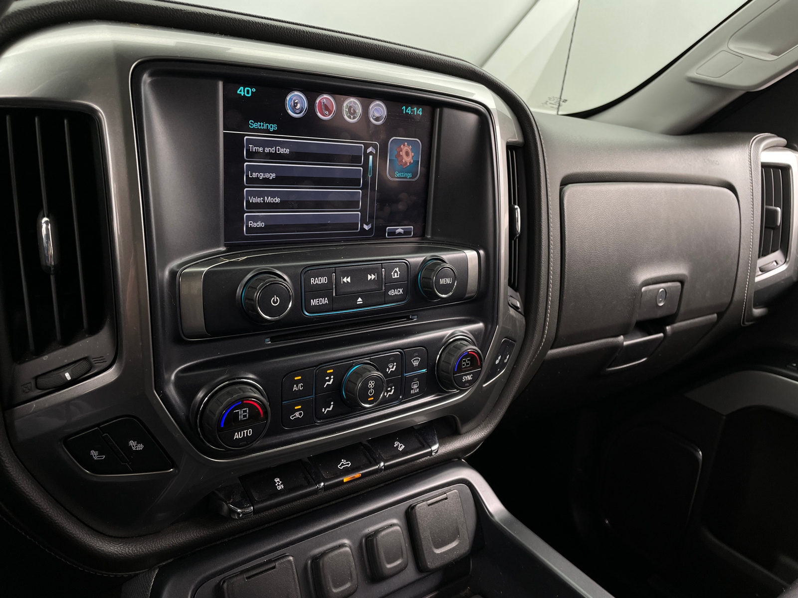 Thumbnail: 2016 Chevrolet Silverado 1500 - 3