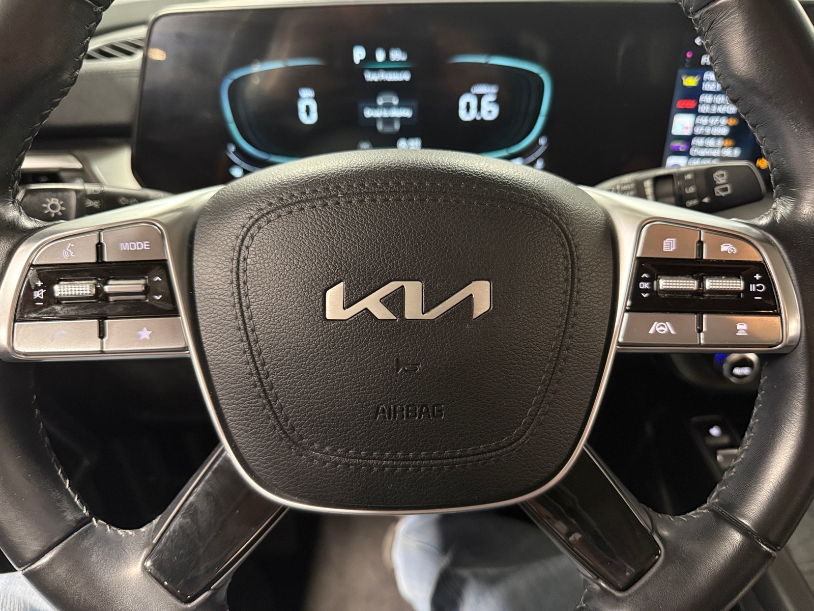 Thumbnail: 2023 Kia Telluride - 4