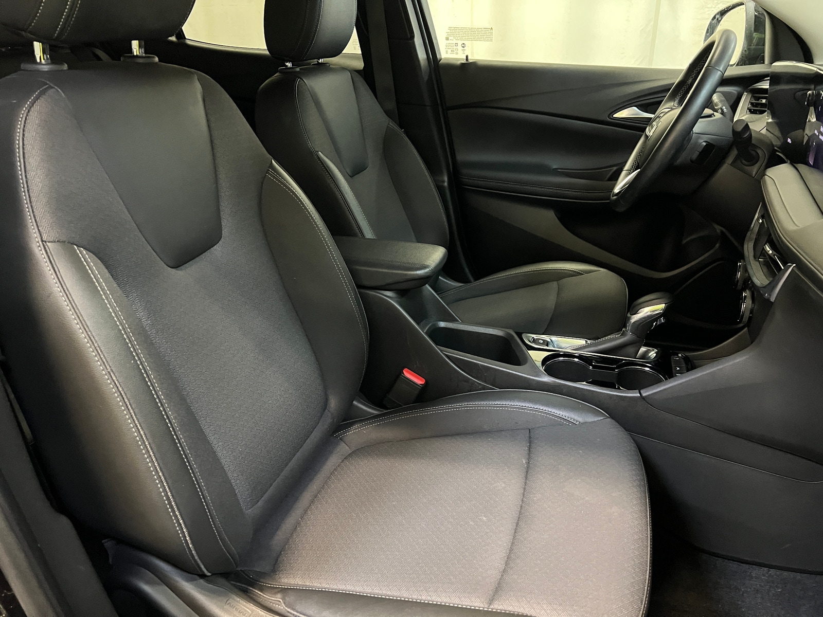 Thumbnail: 2025 Buick Encore GX - 2