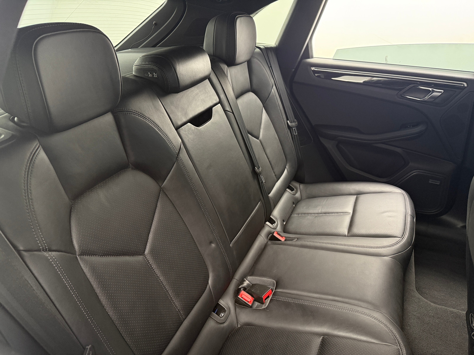 Thumbnail: 2017 Porsche Macan - 5