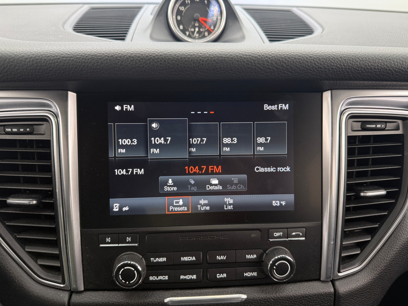 Thumbnail: 2017 Porsche Macan - 3