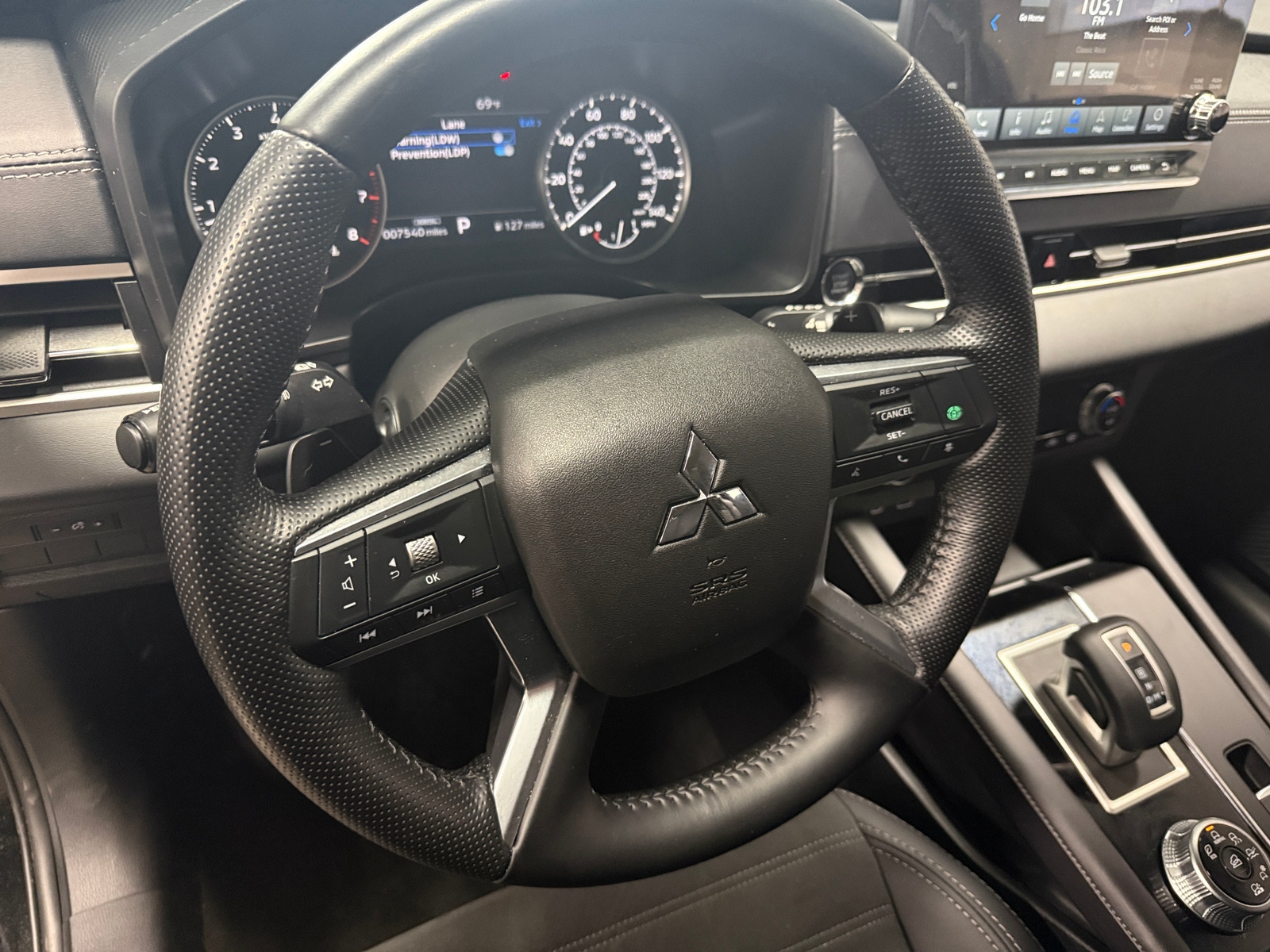 Thumbnail: 2024 Mitsubishi Outlander - 4