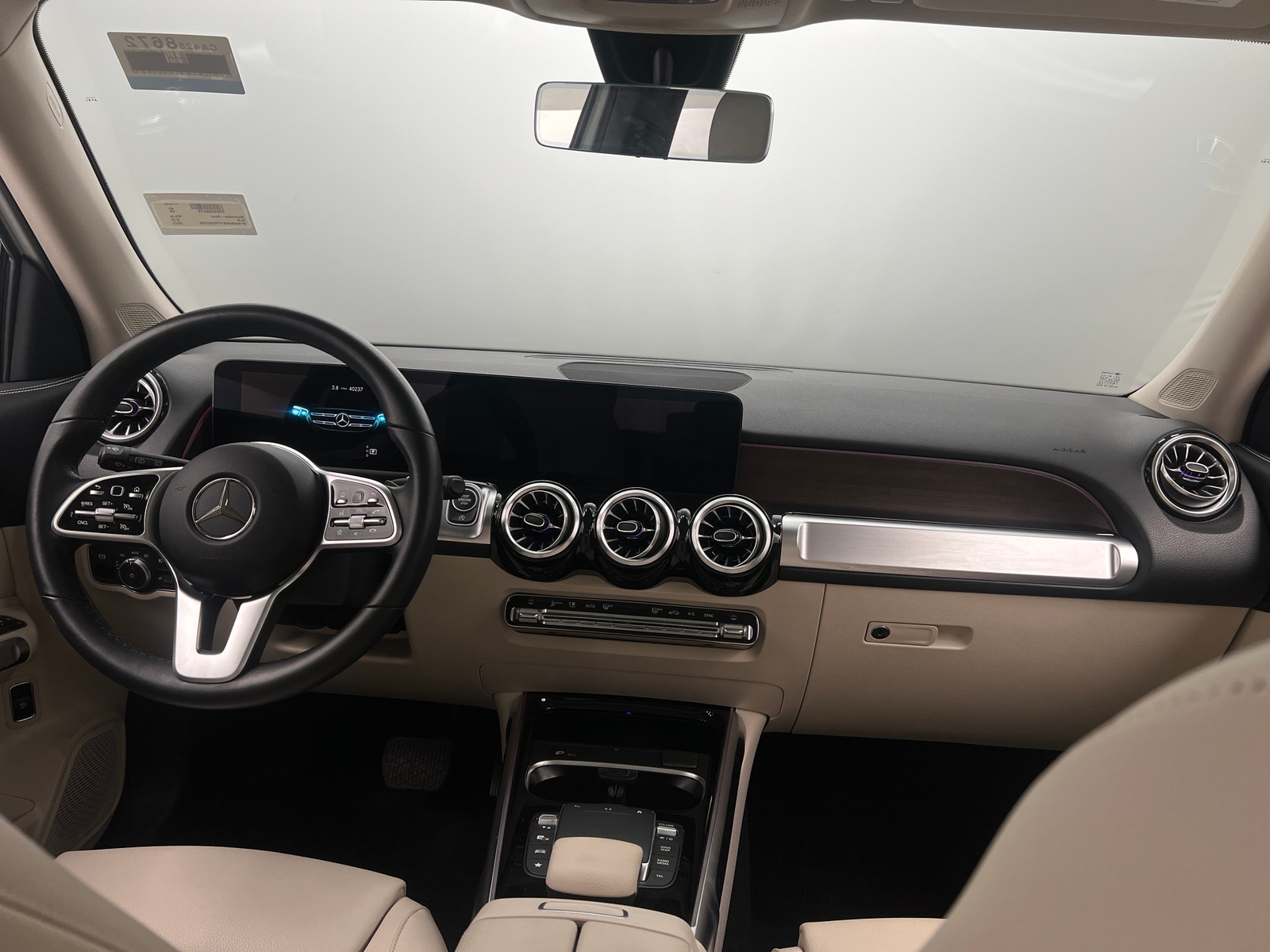 Thumbnail: 2023 Mercedes-Benz GLB - 2