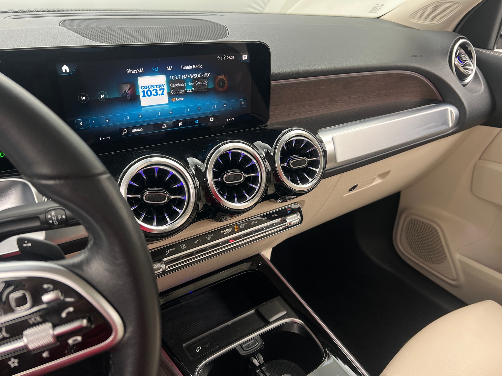 Thumbnail: 2023 Mercedes-Benz GLB - 3