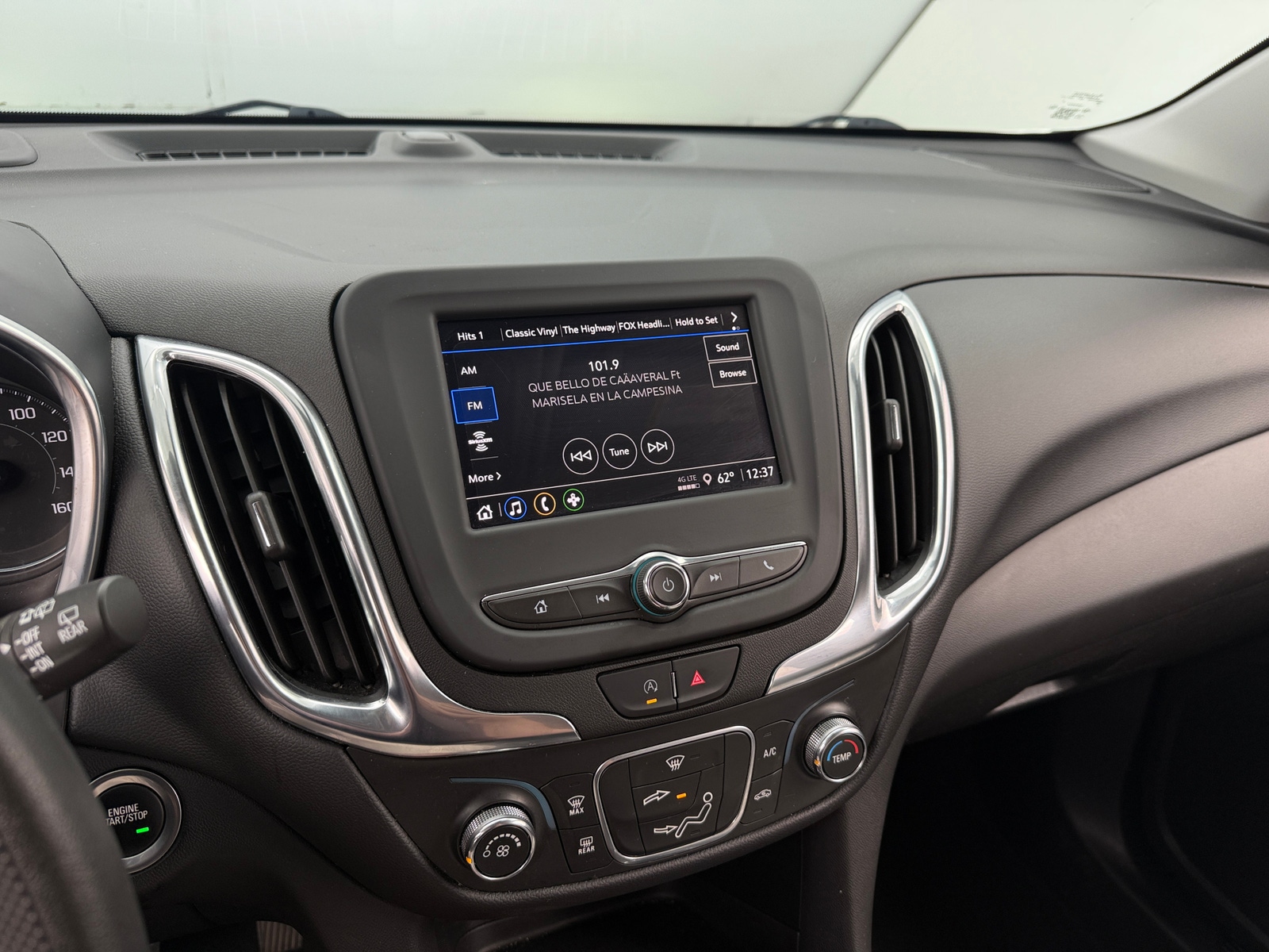 Thumbnail: 2022 Chevrolet Equinox - 4