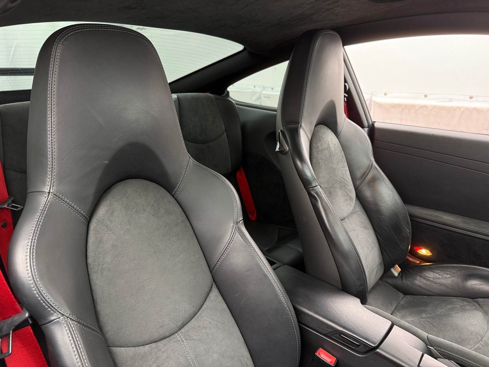 Thumbnail: 2011 Porsche 911 - 2