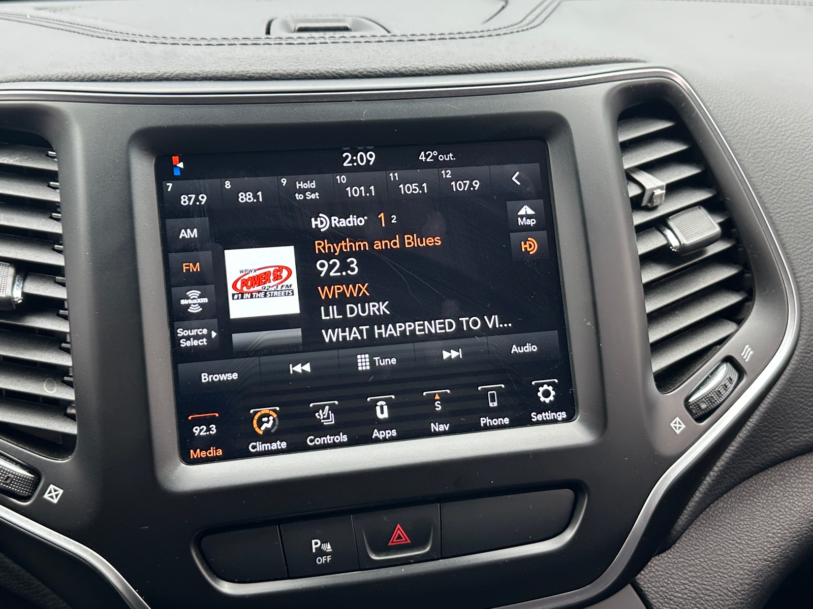 Thumbnail: 2020 Jeep Cherokee - 4