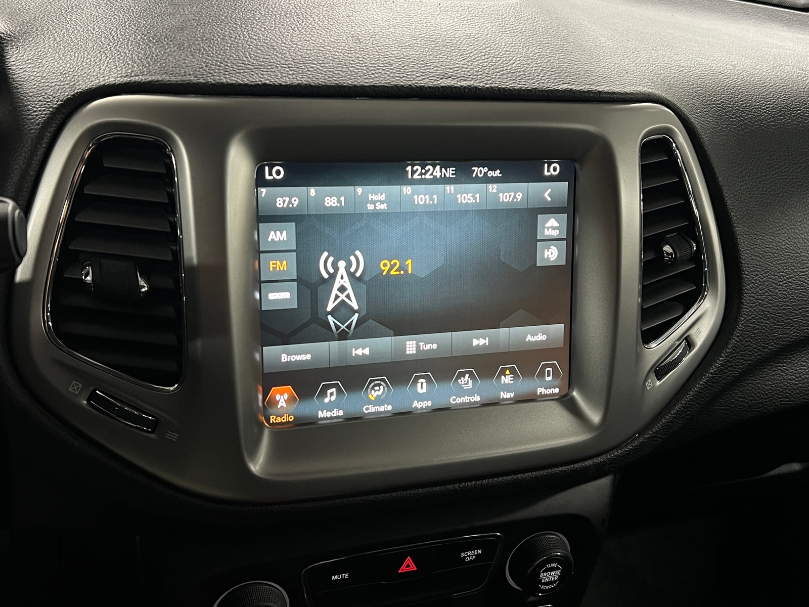 Thumbnail: 2018 Jeep Compass - 3