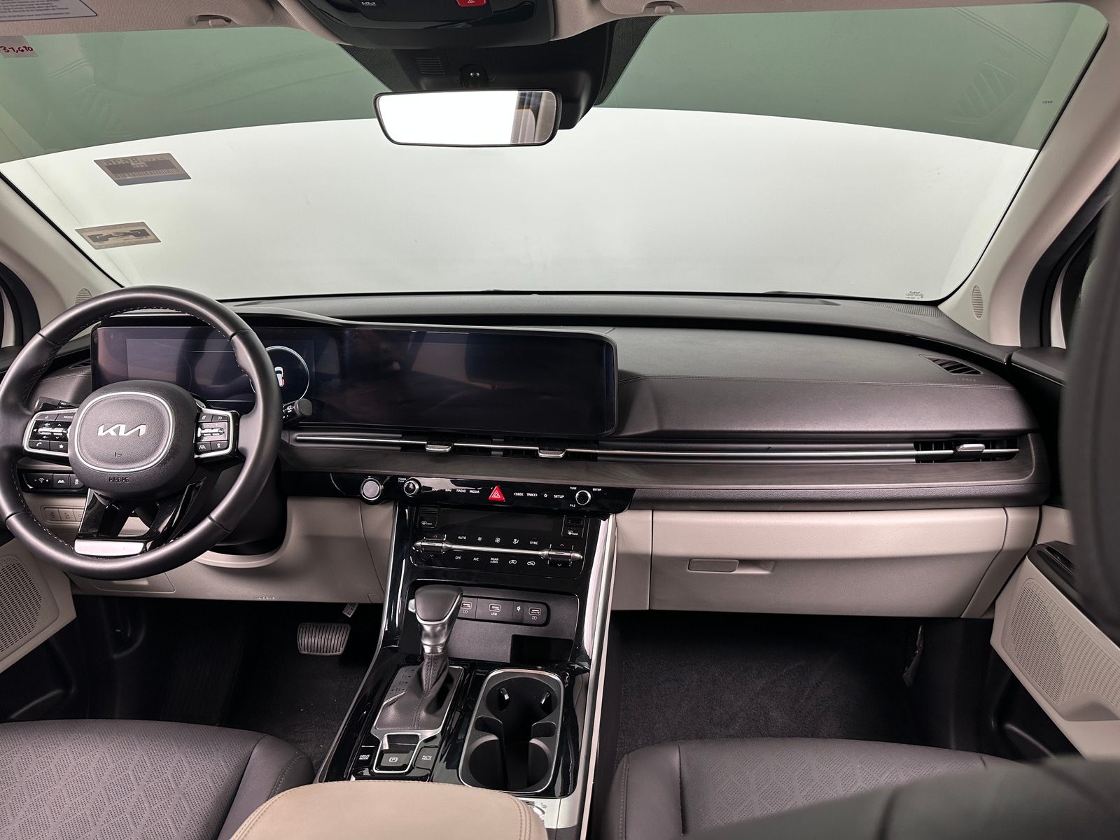 Thumbnail: 2023 Kia Carnival - 2