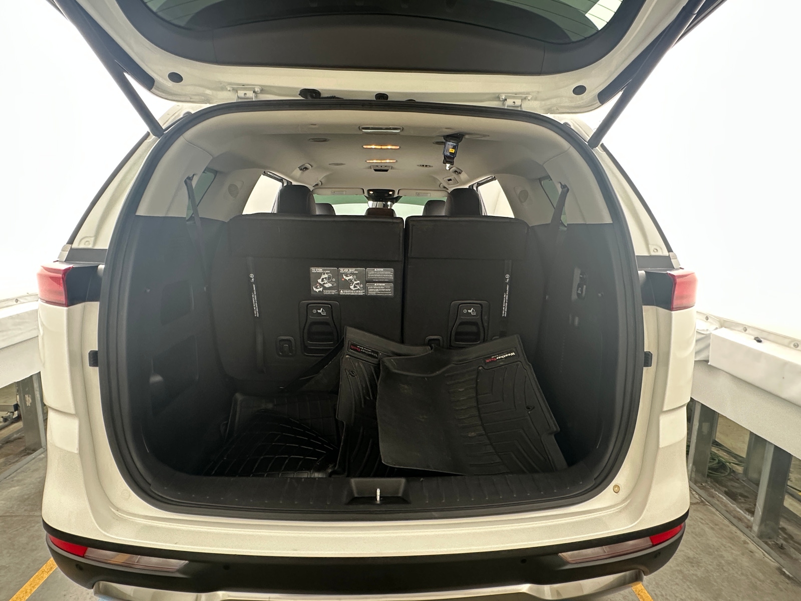 Thumbnail: 2023 Kia Carnival - 6