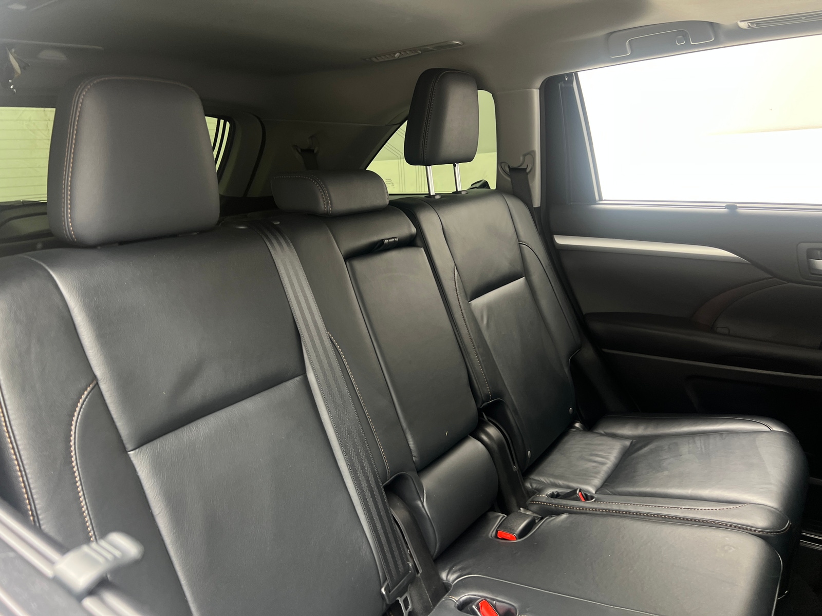 Thumbnail: 2016 Toyota Highlander - 5