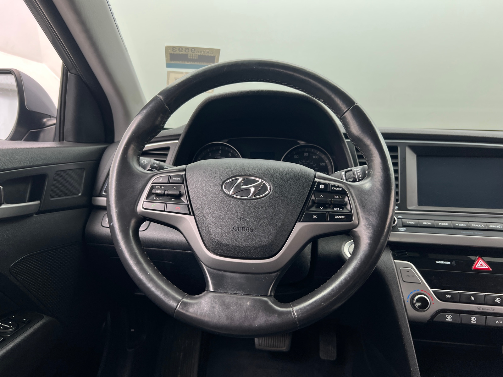 Thumbnail: 2017 Hyundai Elantra - 4