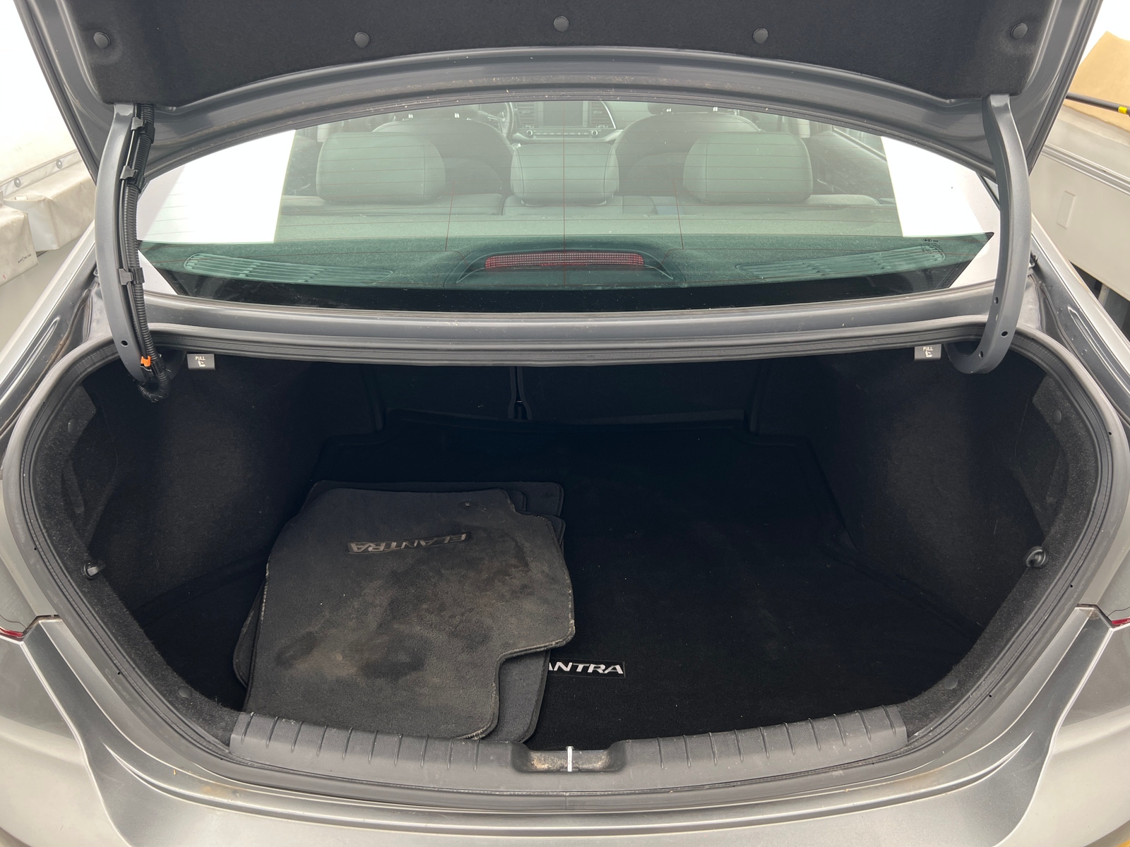 Thumbnail: 2017 Hyundai Elantra - 6