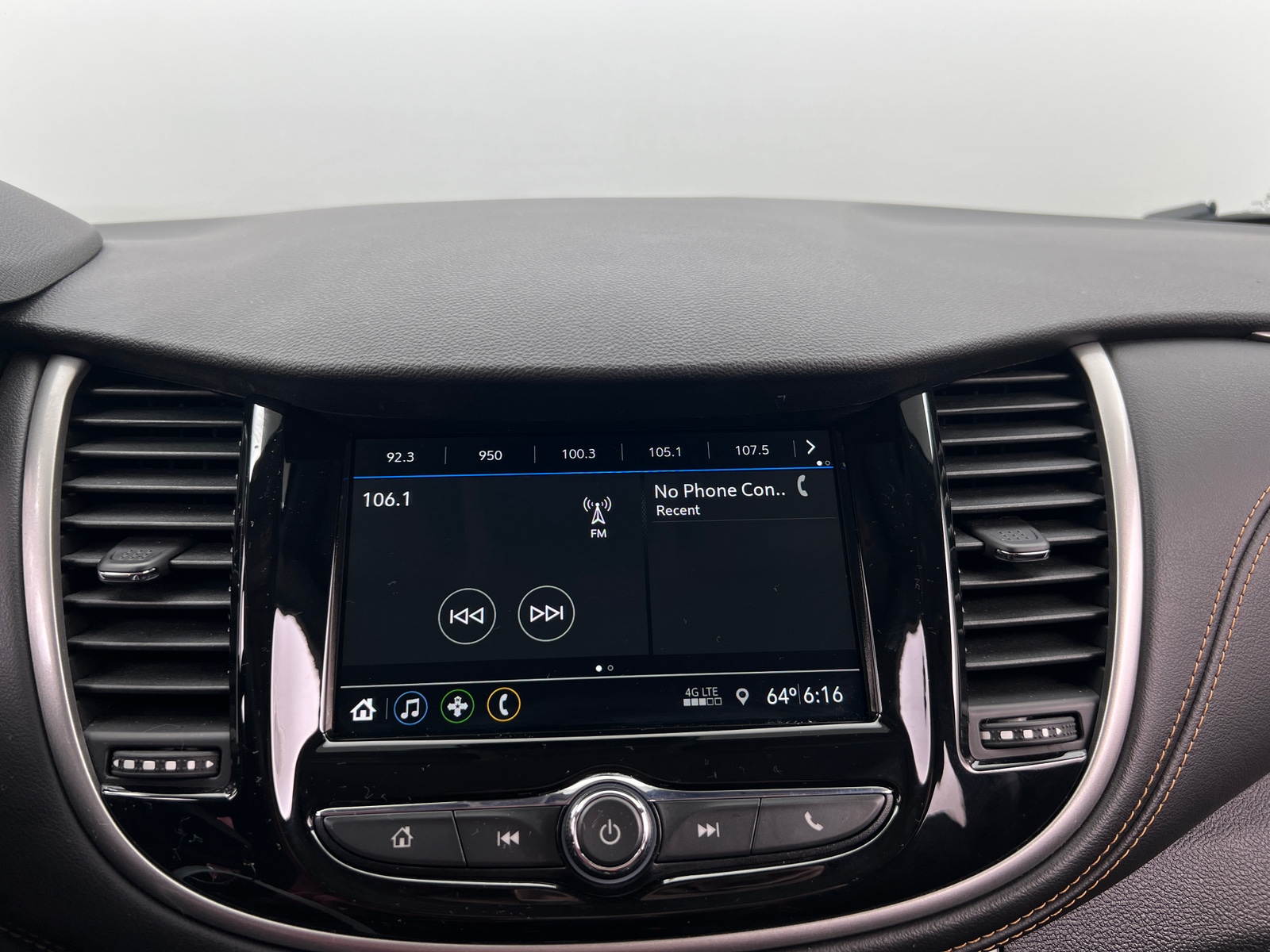 Thumbnail: 2019 Chevrolet Trax - 4