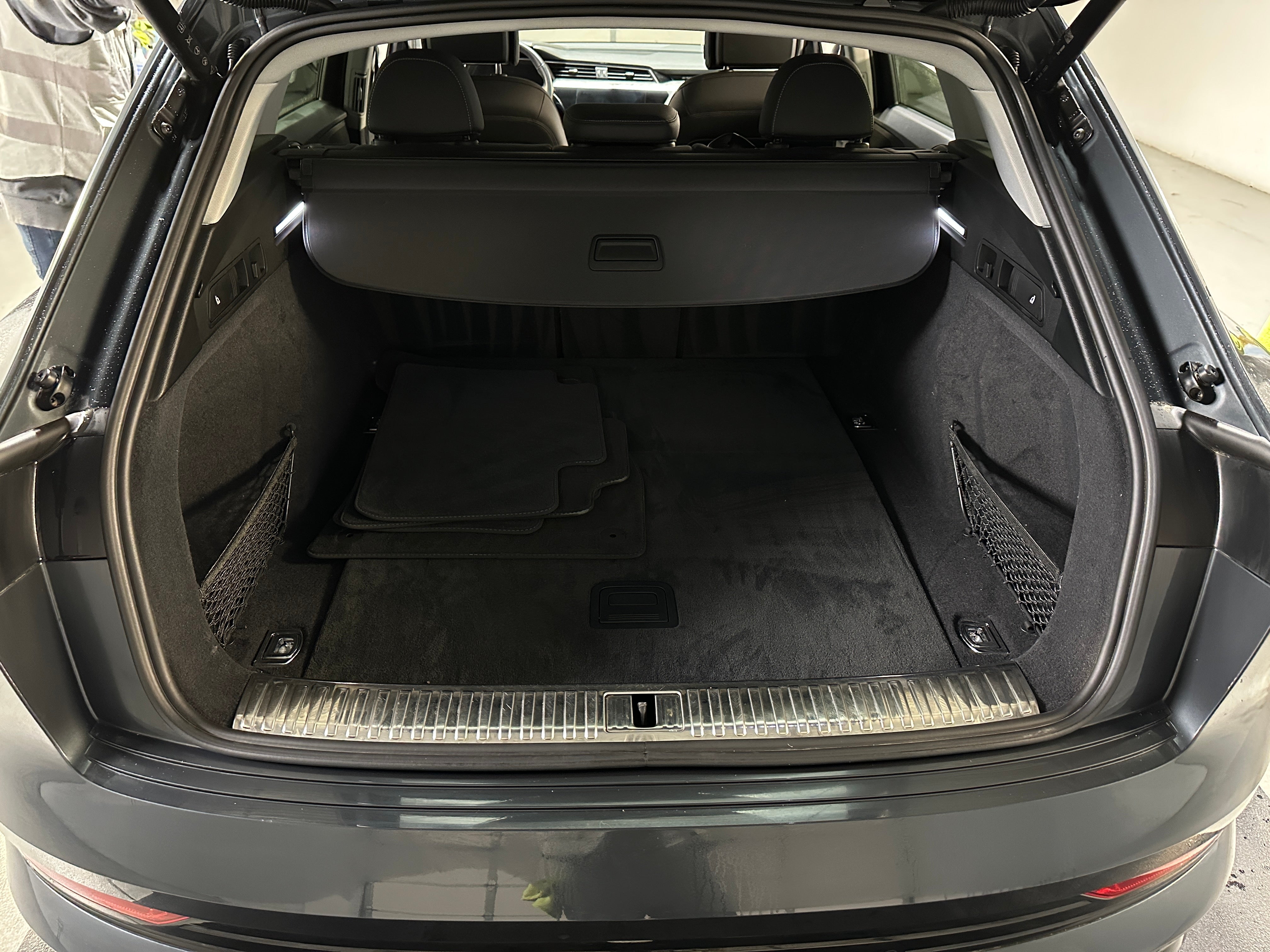 Used 2021 Audi e-tron Premium with VIN WA1AAAGE1MB013174 for sale in Oak Creek, WI