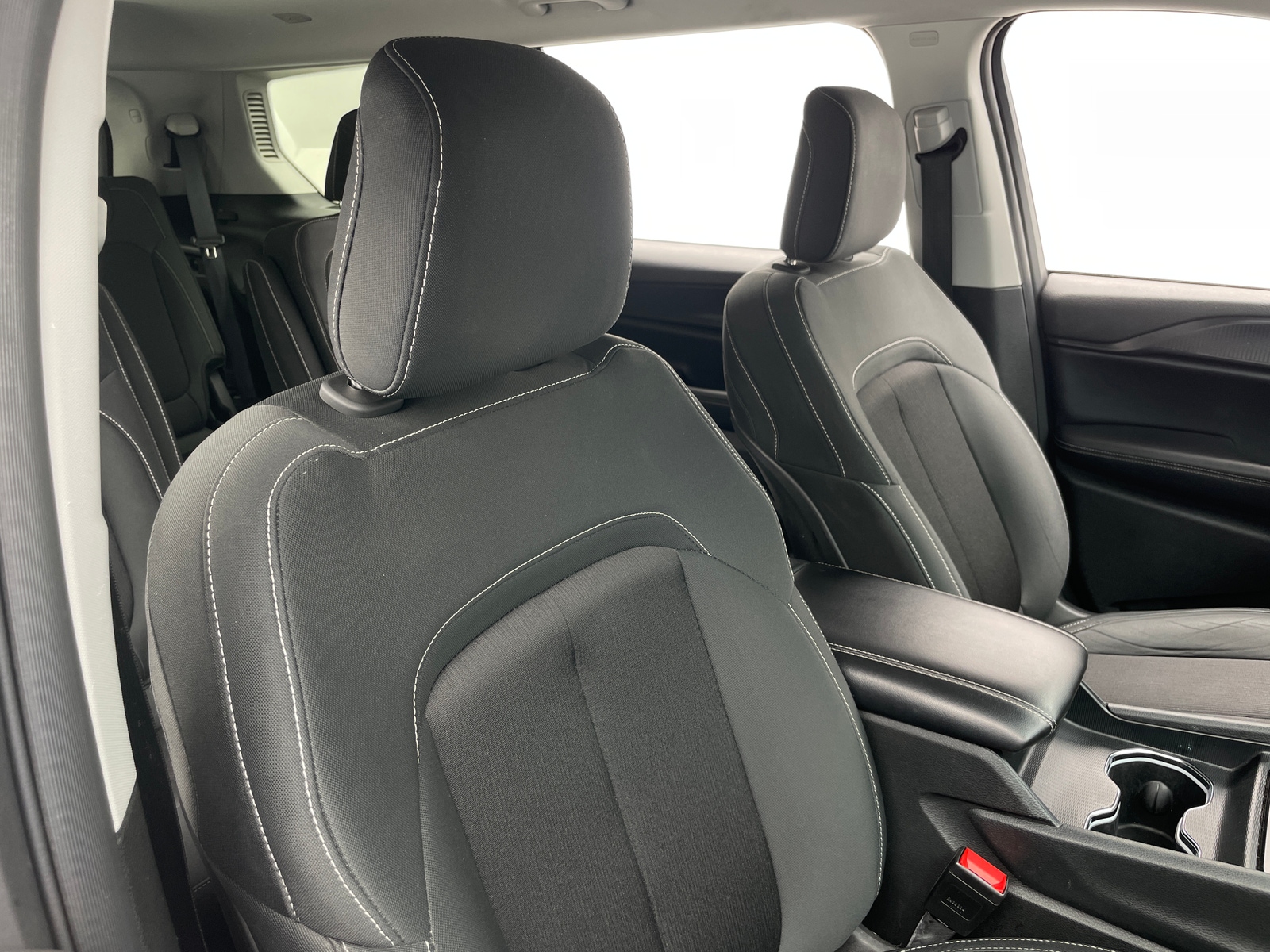 Thumbnail: 2023 Jeep Grand Cherokee L - 2