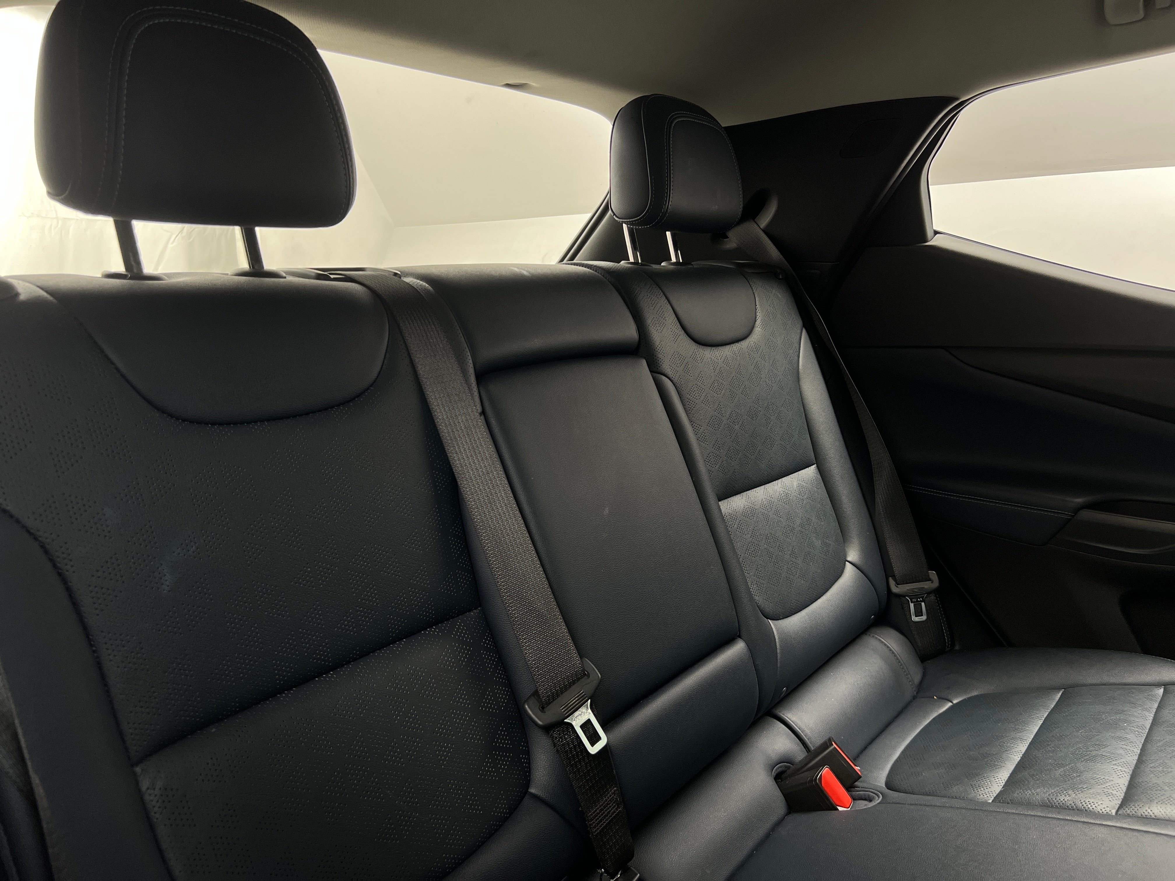 Used 2023 Chevrolet Bolt EUV LT with VIN 1G1FY6S09P4116585 for sale in Oak Creek, WI