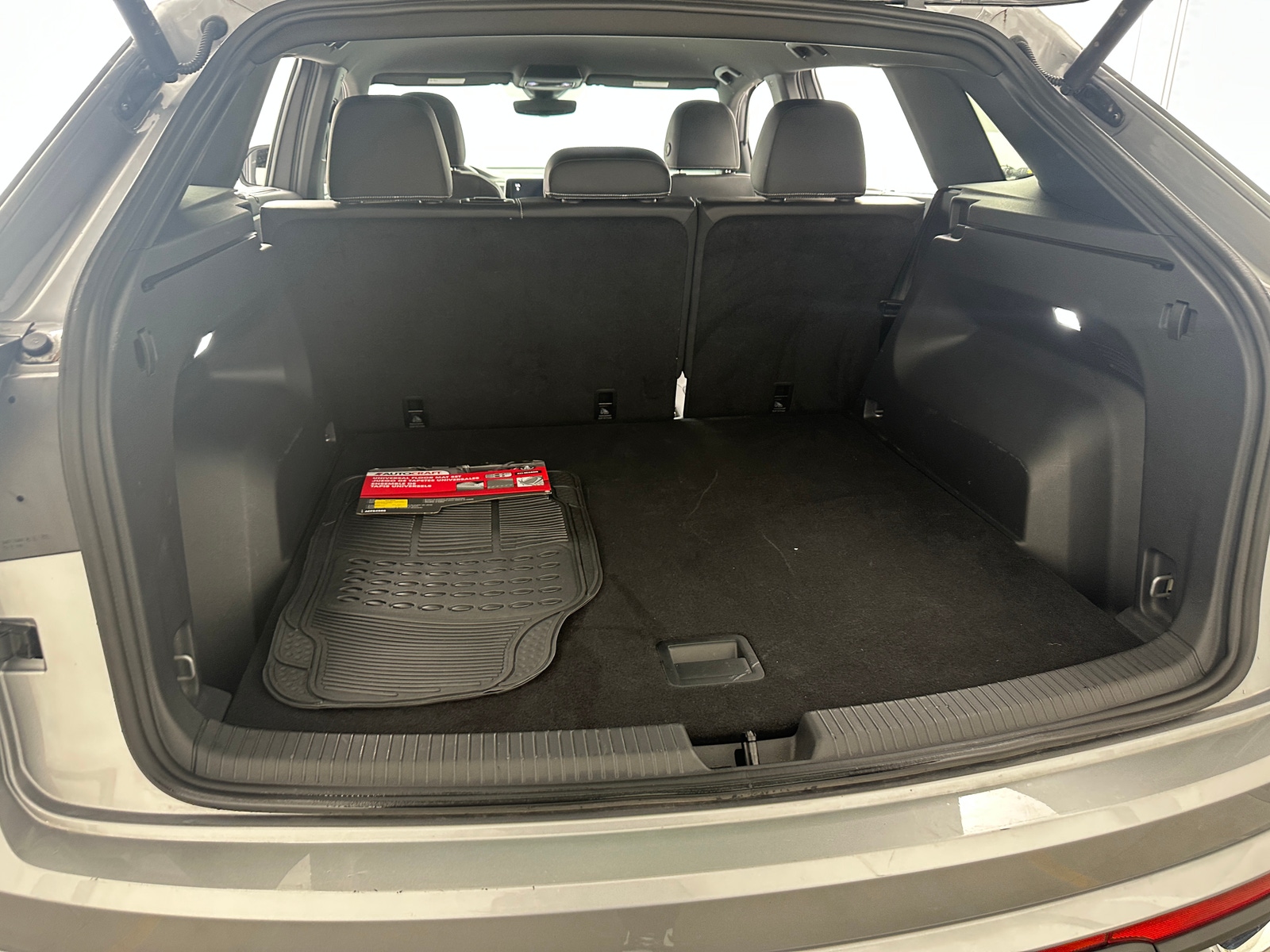 Thumbnail: 2025 Volkswagen Atlas - 6