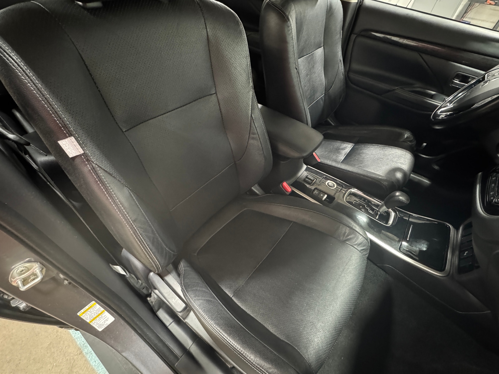 Thumbnail: 2017 Mitsubishi Outlander - 2