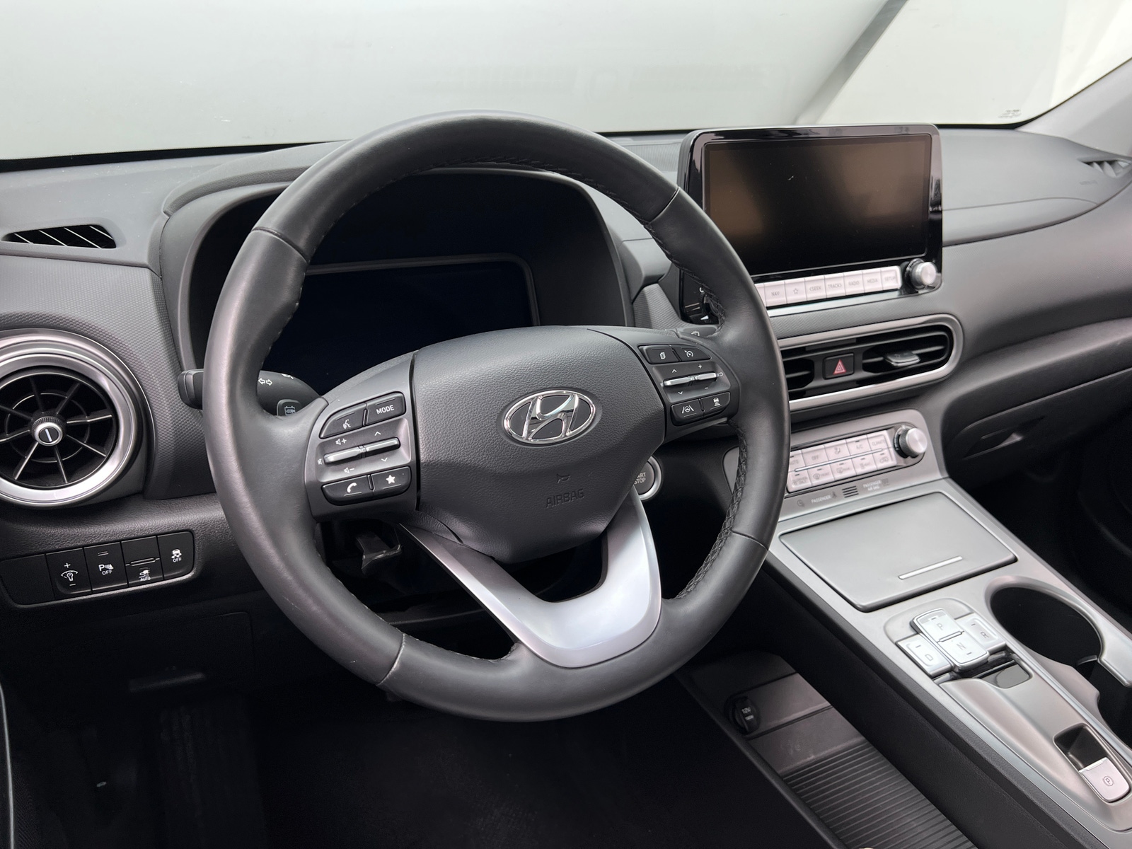 Thumbnail: 2023 Hyundai Kona - 4
