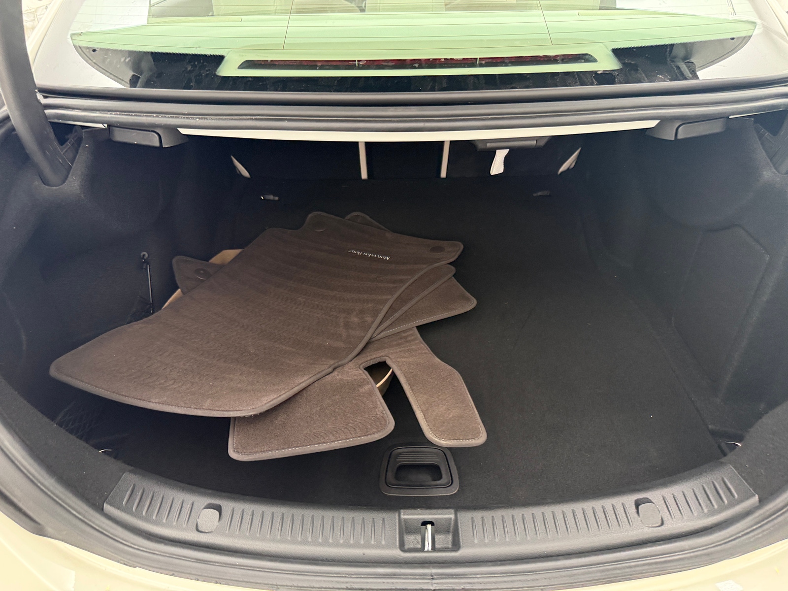 Thumbnail: 2017 Mercedes-Benz E-Class - 6