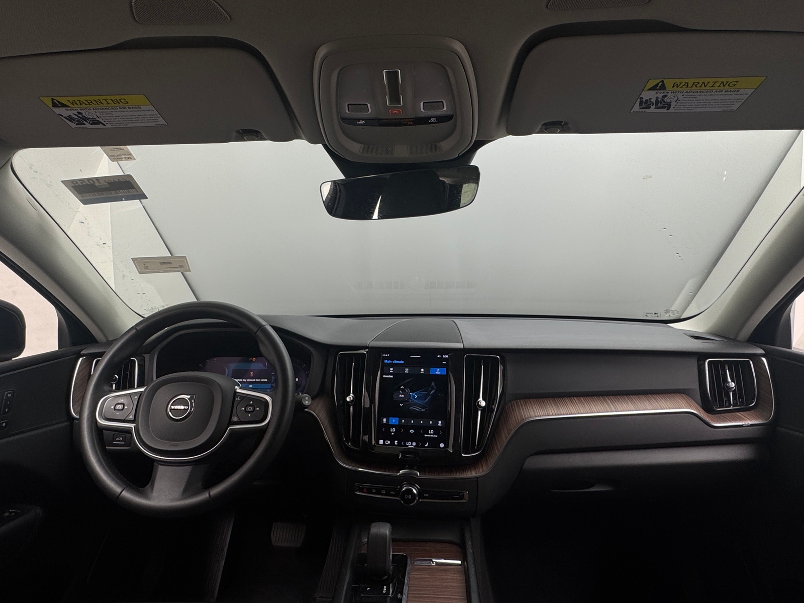 Thumbnail: 2022 Volvo XC60 - 3