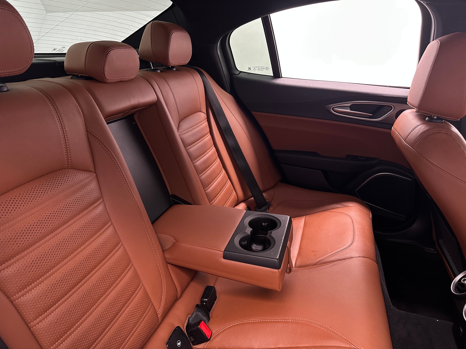 Thumbnail: 2021 Alfa Romeo Giulia - 5