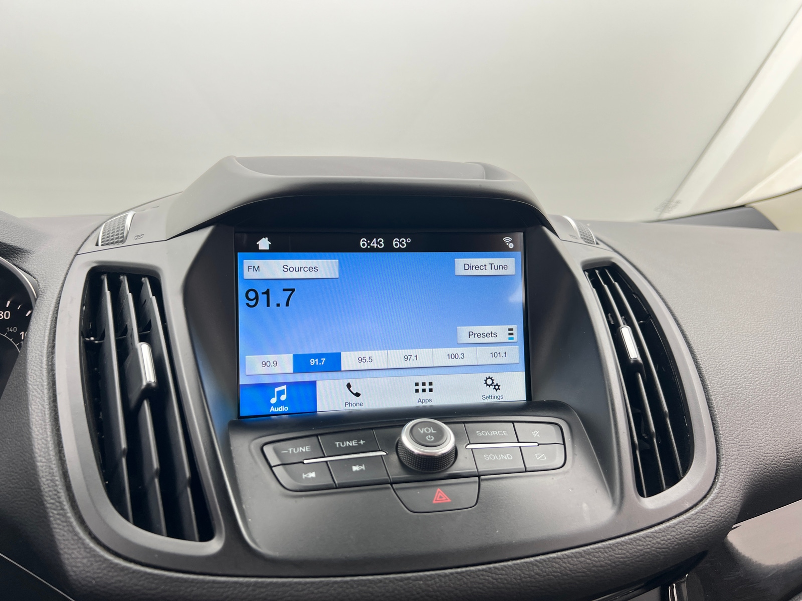 Thumbnail: 2019 Ford Escape - 3