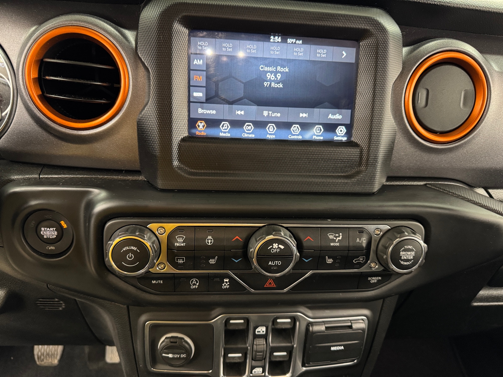 Thumbnail: 2021 Jeep Gladiator - 4