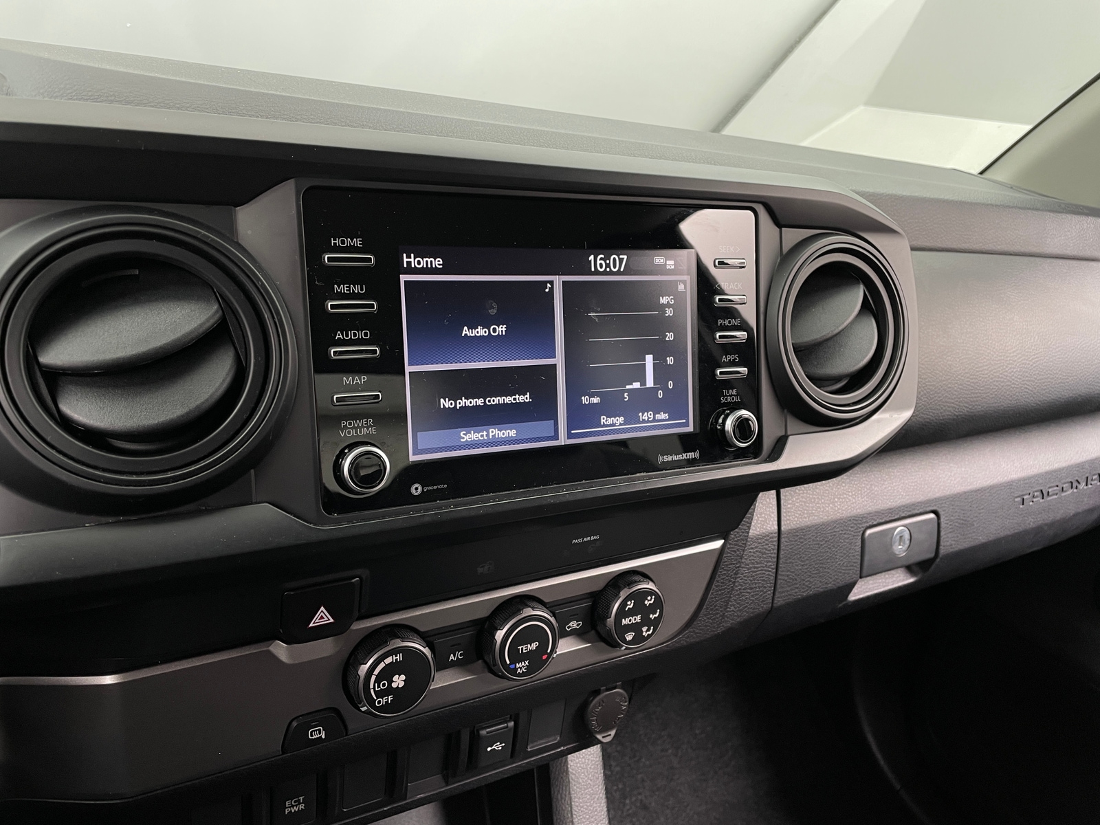 Thumbnail: 2020 Toyota Tacoma - 4