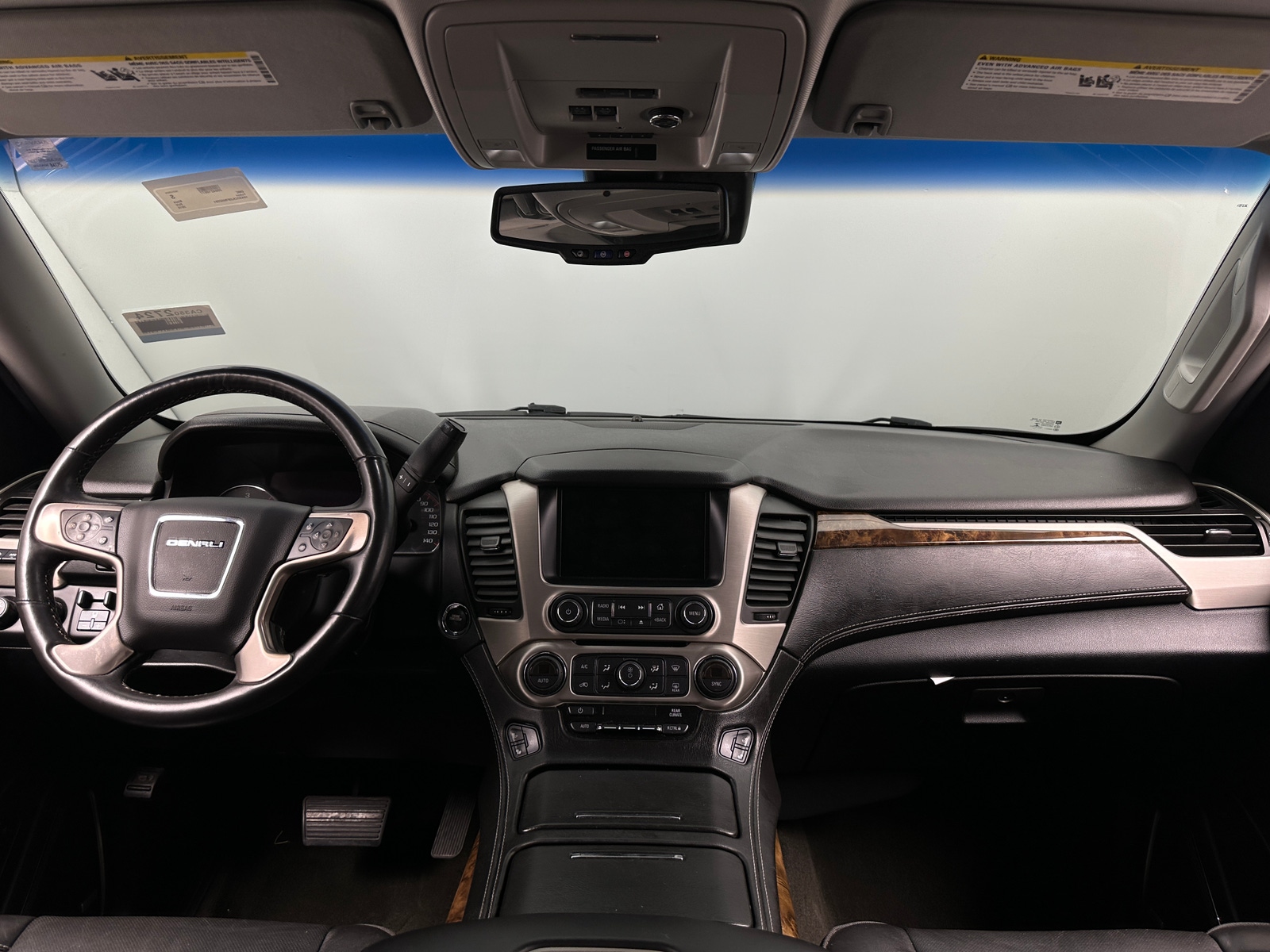 Thumbnail: 2015 GMC Yukon - 2