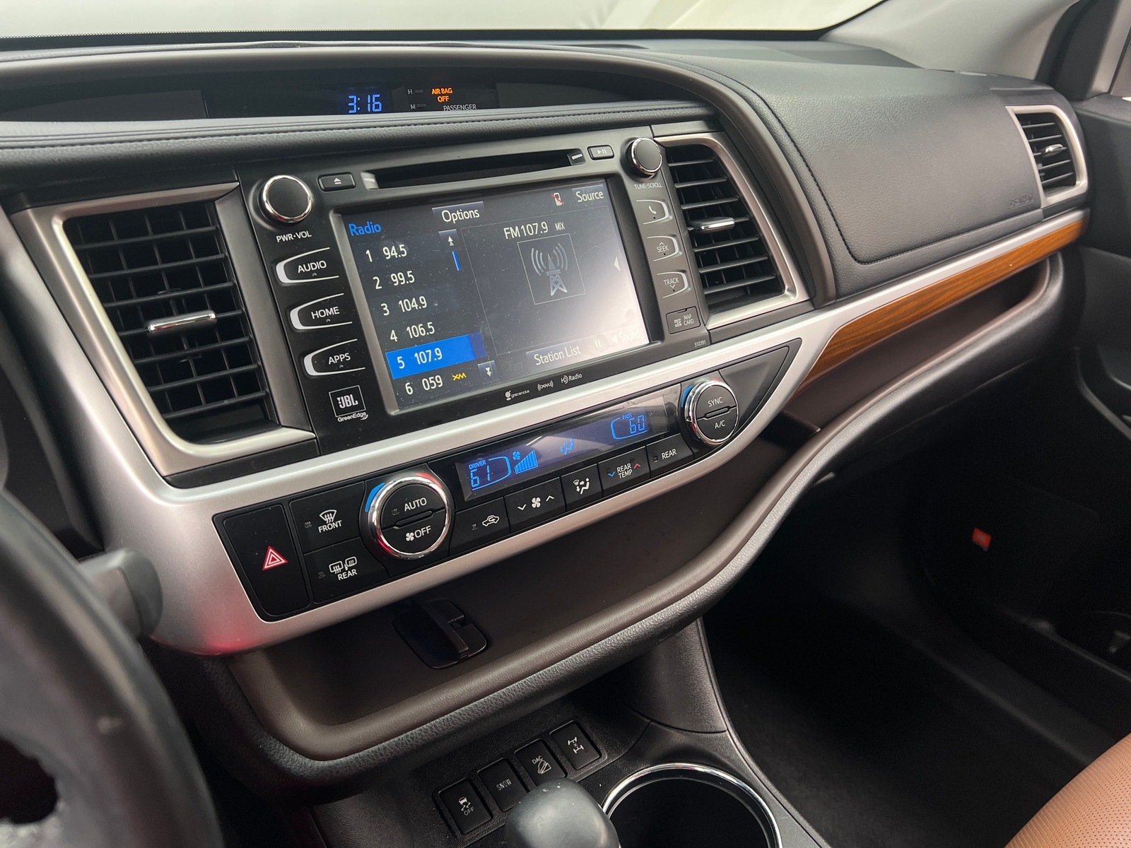 Thumbnail: 2018 Toyota Highlander - 3