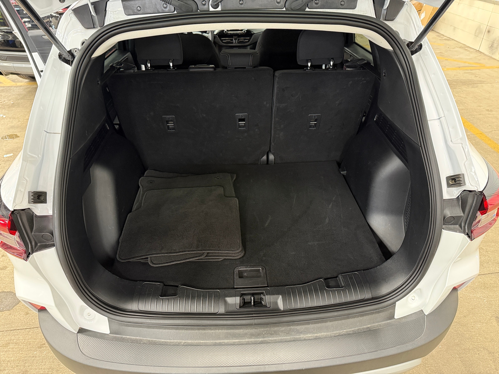 Thumbnail: 2025 Ford Escape - 7