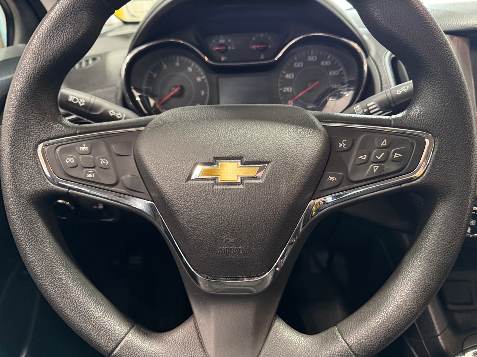 Thumbnail: 2017 Chevrolet Cruze - 5