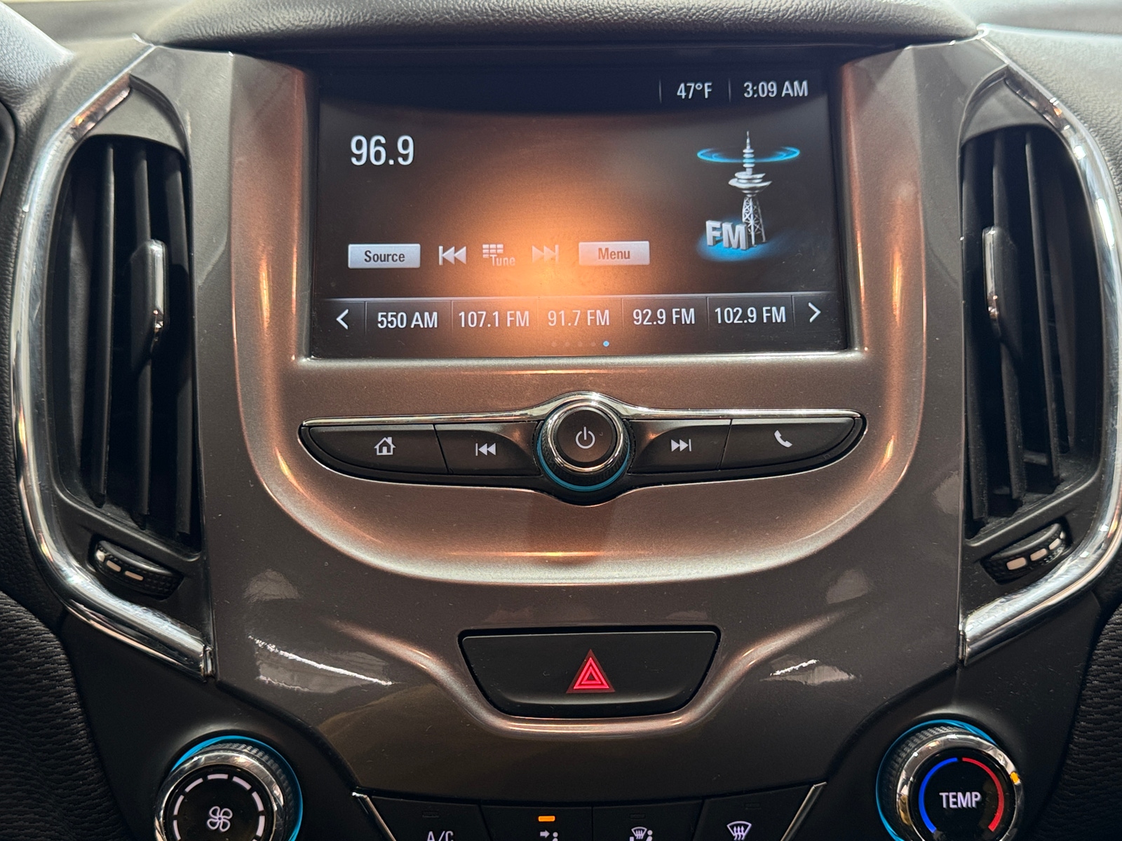 Thumbnail: 2017 Chevrolet Cruze - 4